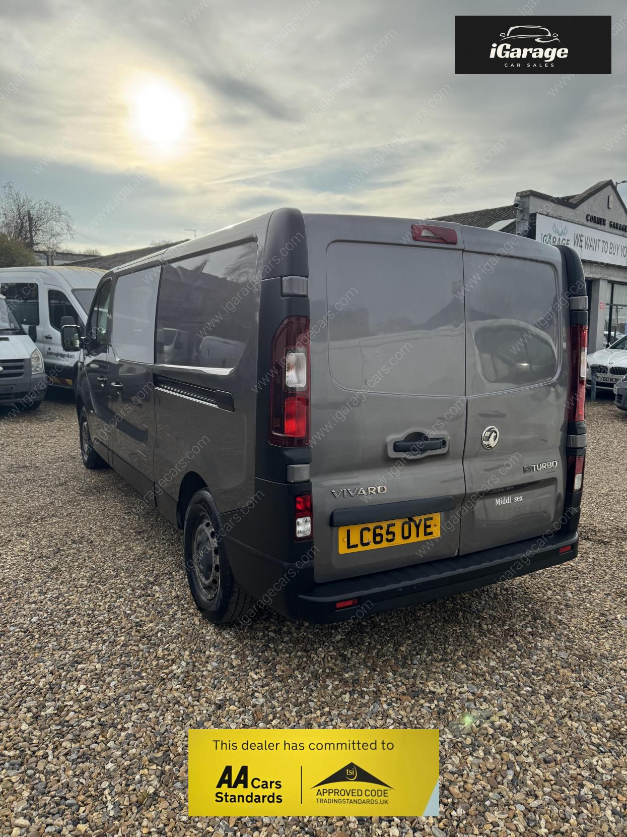 Vauxhall Vivaro 1.6 CDTi 2900 BiTurbo ecoFLEX Crew Van Double Cab 5dr Diesel Manual L2 H1 Euro 5 (s/s) (6 Seat) (120 ps)