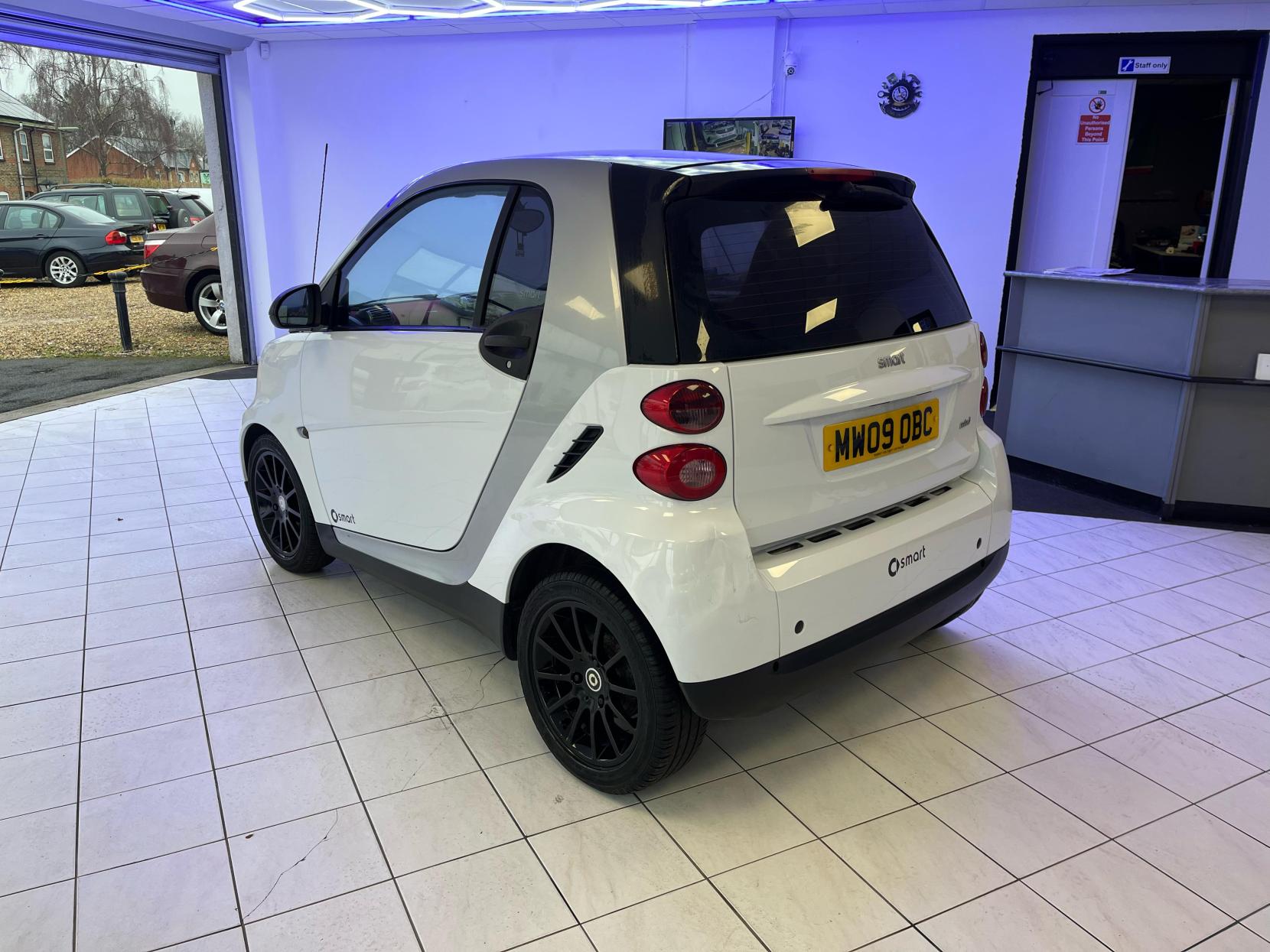 Smart fortwo 1.0 MHD Passion Coupe 2dr Petrol Auto Euro 4 (71 bhp)