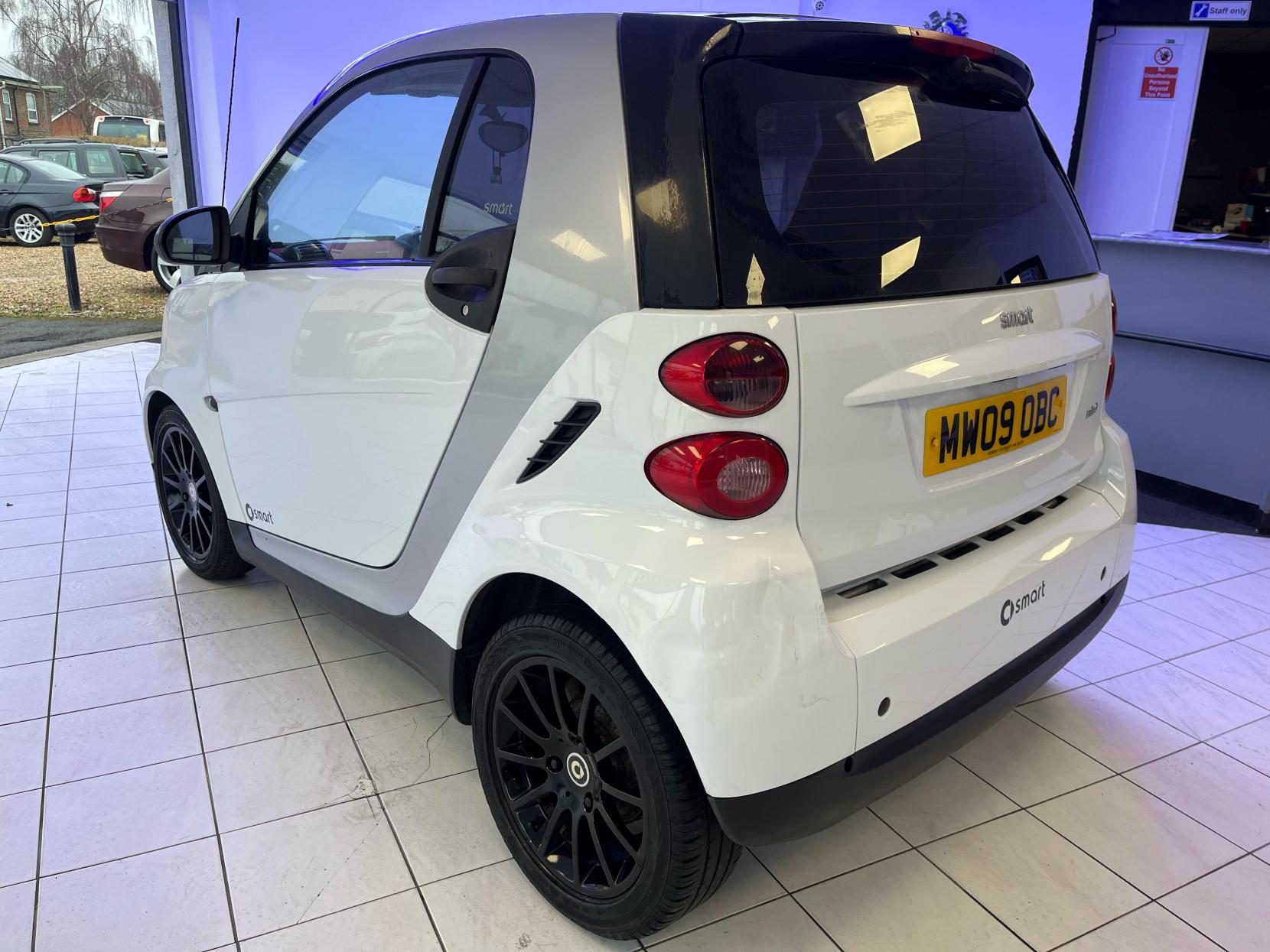 Smart fortwo 1.0 MHD Passion Coupe 2dr Petrol Auto Euro 4 (71 bhp)