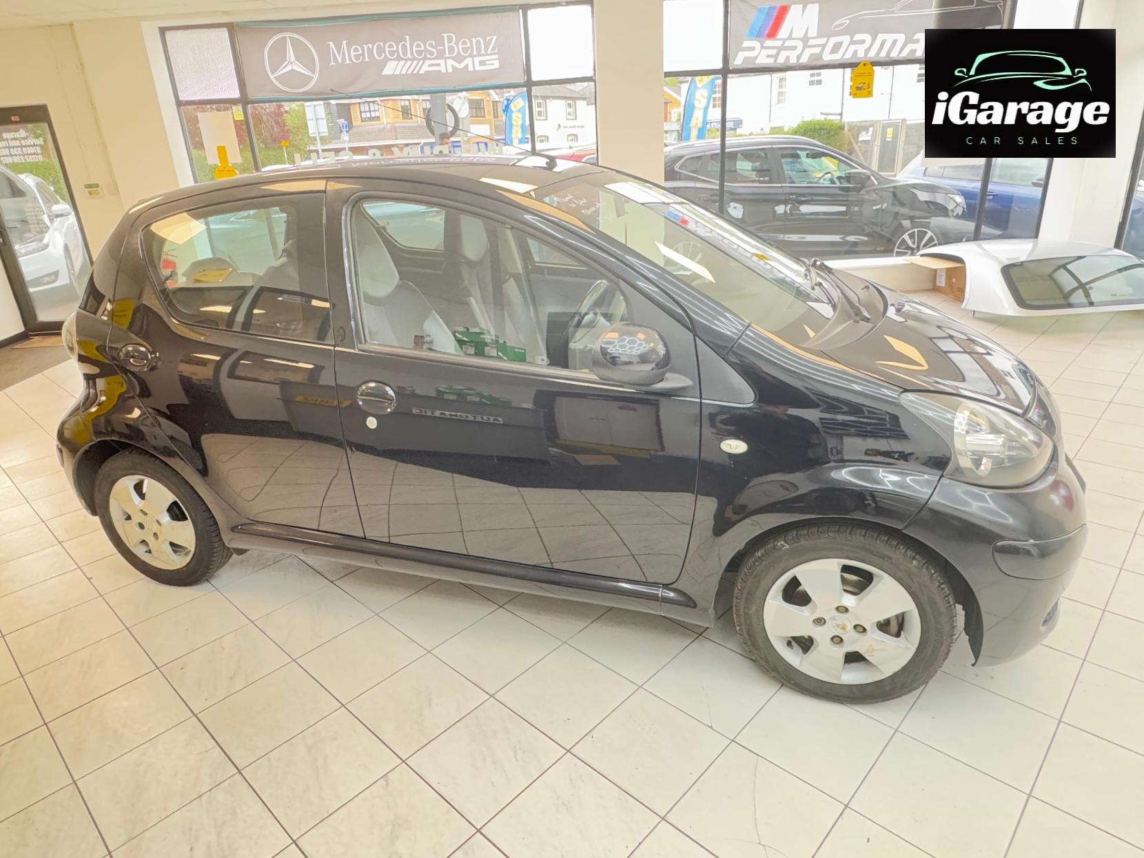 Toyota AYGO 1.0 VVT-i Black Hatchback 5dr Petrol Manual Euro 4 (AC) (67 bhp)