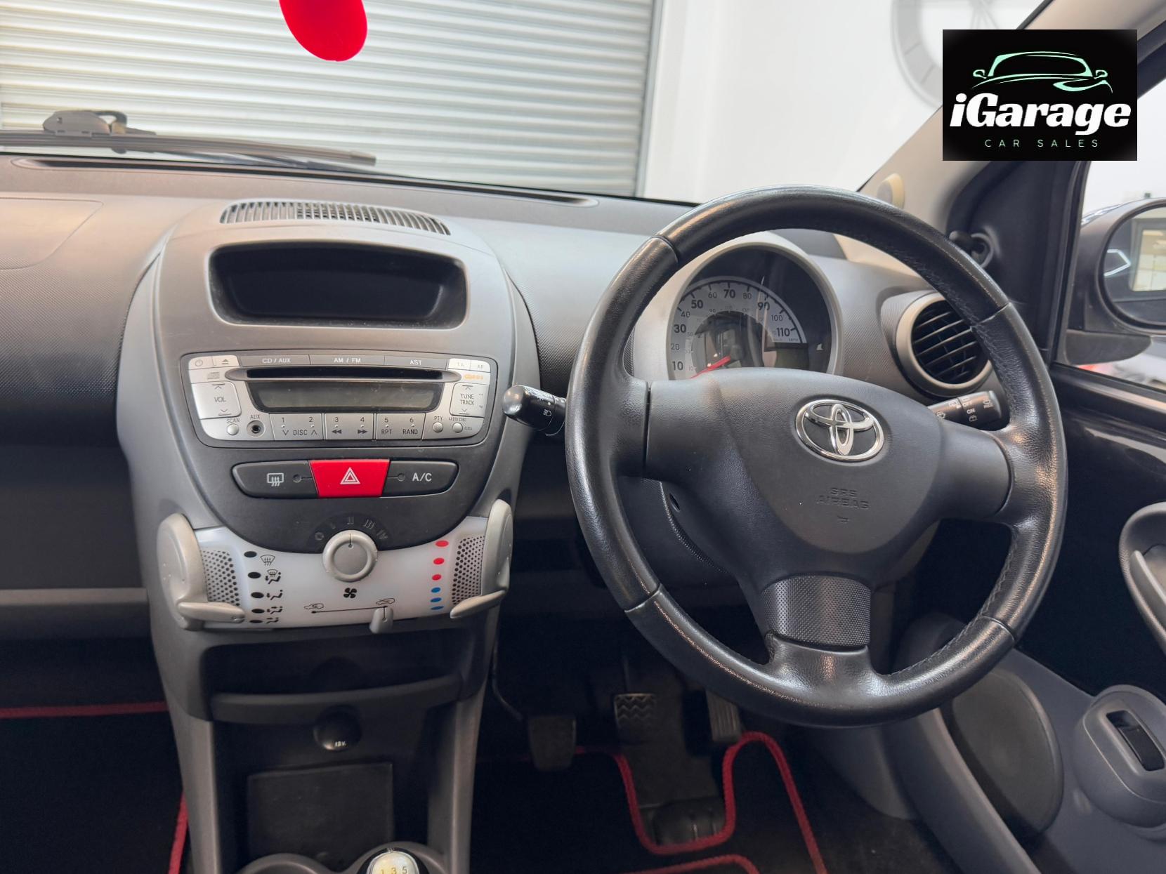 Toyota AYGO 1.0 VVT-i Black Hatchback 5dr Petrol Manual Euro 4 (AC) (67 bhp)