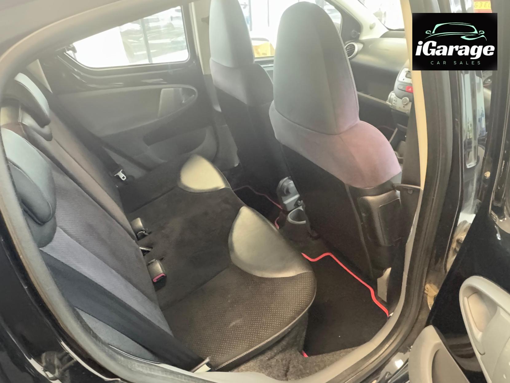 Toyota AYGO 1.0 VVT-i Black Hatchback 5dr Petrol Manual Euro 4 (AC) (67 bhp)