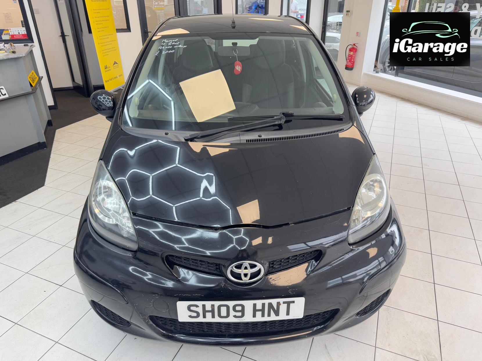 Toyota AYGO 1.0 VVT-i Black Hatchback 5dr Petrol Manual Euro 4 (AC) (67 bhp)