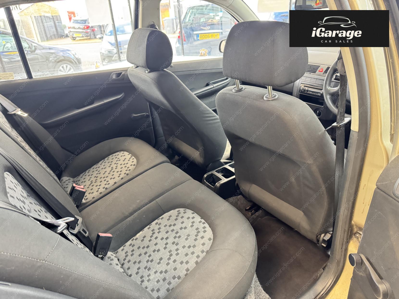 Skoda Fabia 1.2 HTP 12V Classic Hatchback 5dr Petrol Manual (140 g/km, 64 bhp)