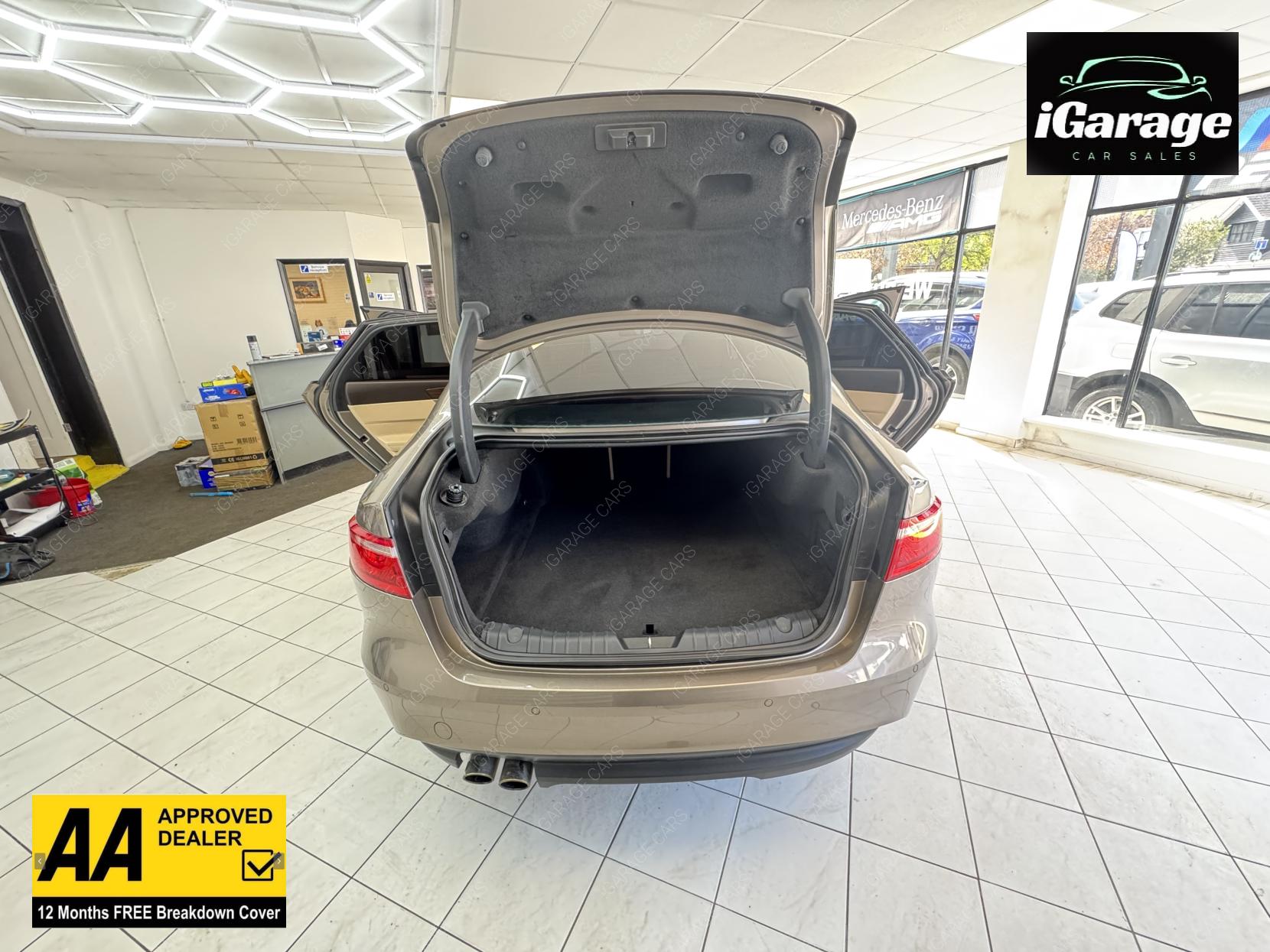 Jaguar XF 2.0d Portfolio Saloon 4dr Diesel Auto Euro 6 (s/s) (180 ps)