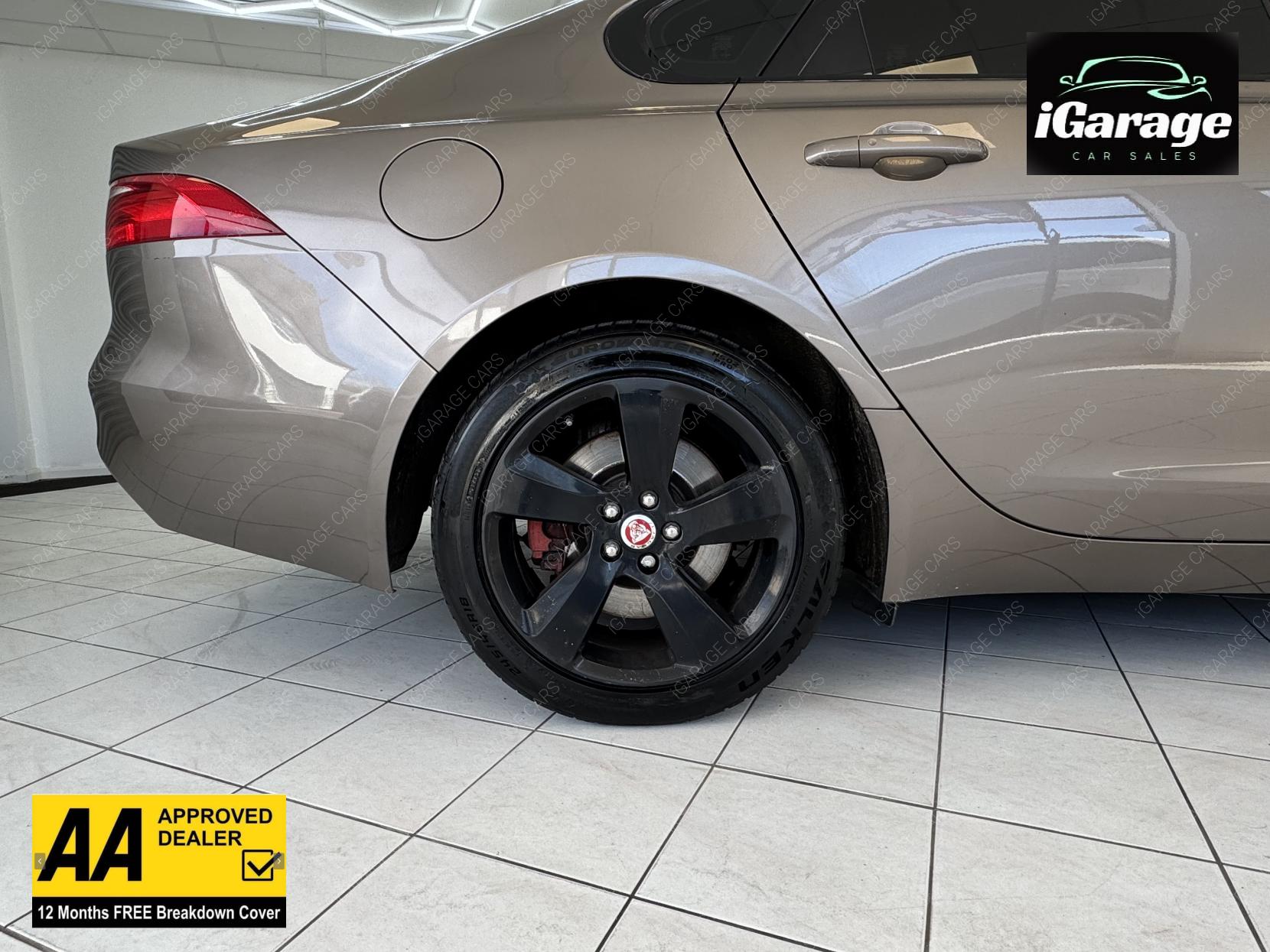 Jaguar XF 2.0d Portfolio Saloon 4dr Diesel Auto Euro 6 (s/s) (180 ps)