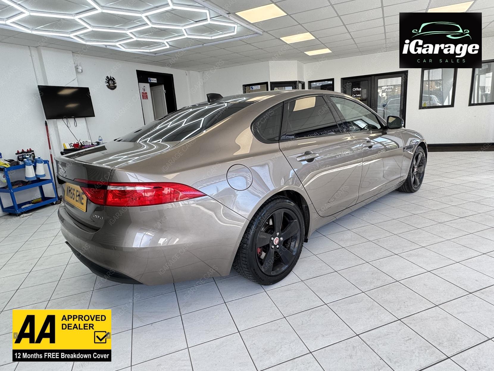 Jaguar XF 2.0d Portfolio Saloon 4dr Diesel Auto Euro 6 (s/s) (180 ps)