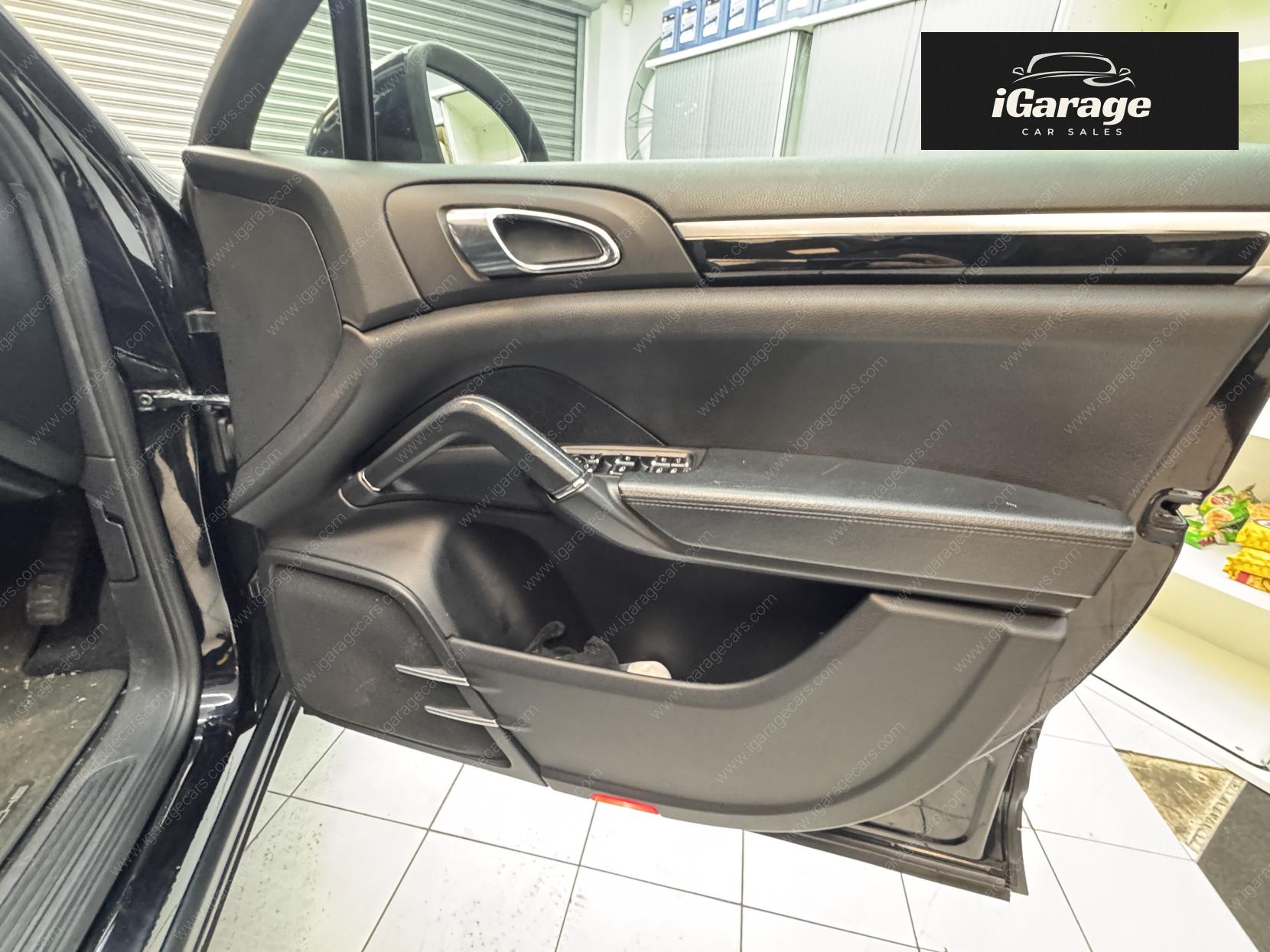 Porsche Cayenne 3.0 TD V6 SUV 5dr Diesel Tiptronic 4WD Euro 5 (s/s) (240 ps)