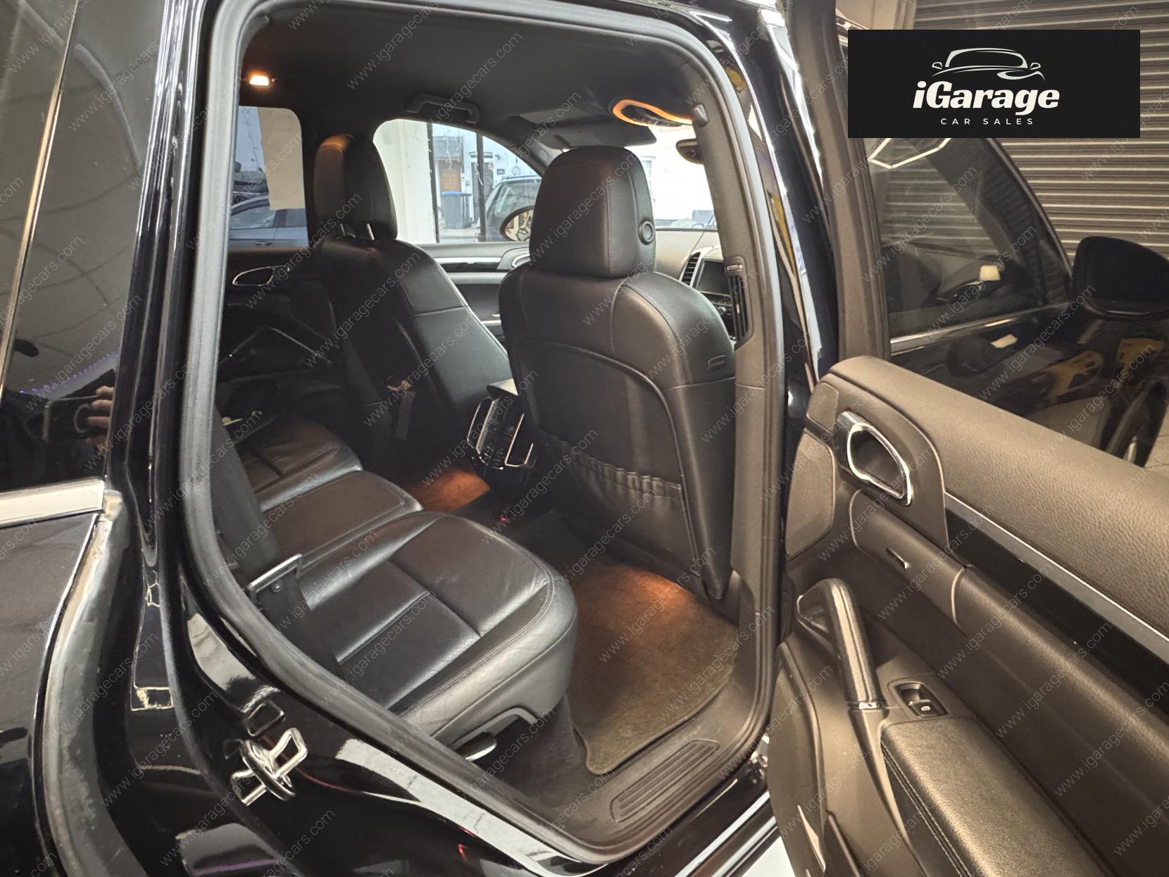 Porsche Cayenne 3.0 TD V6 SUV 5dr Diesel Tiptronic 4WD Euro 5 (s/s) (240 ps)