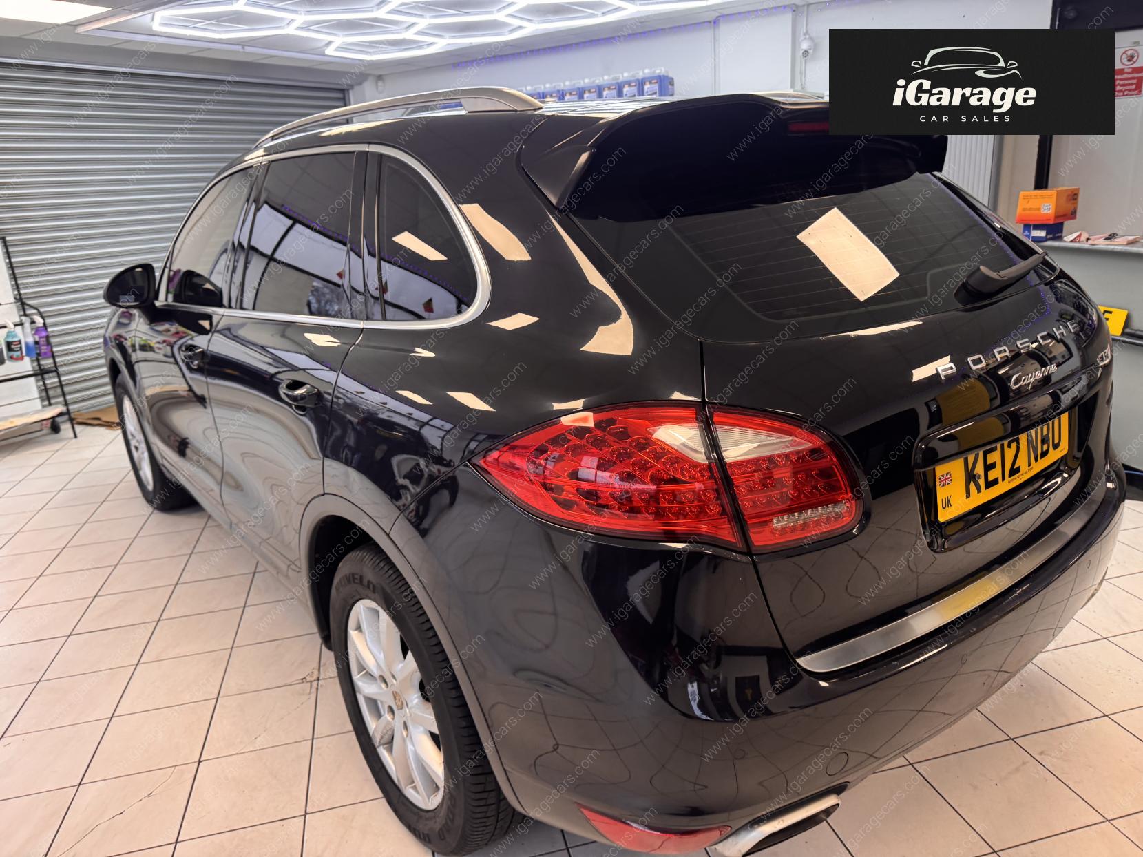 Porsche Cayenne 3.0 TD V6 SUV 5dr Diesel Tiptronic 4WD Euro 5 (s/s) (240 ps)