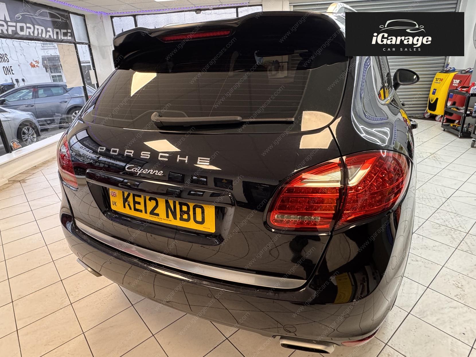 Porsche Cayenne 3.0 TD V6 SUV 5dr Diesel Tiptronic 4WD Euro 5 (s/s) (240 ps)