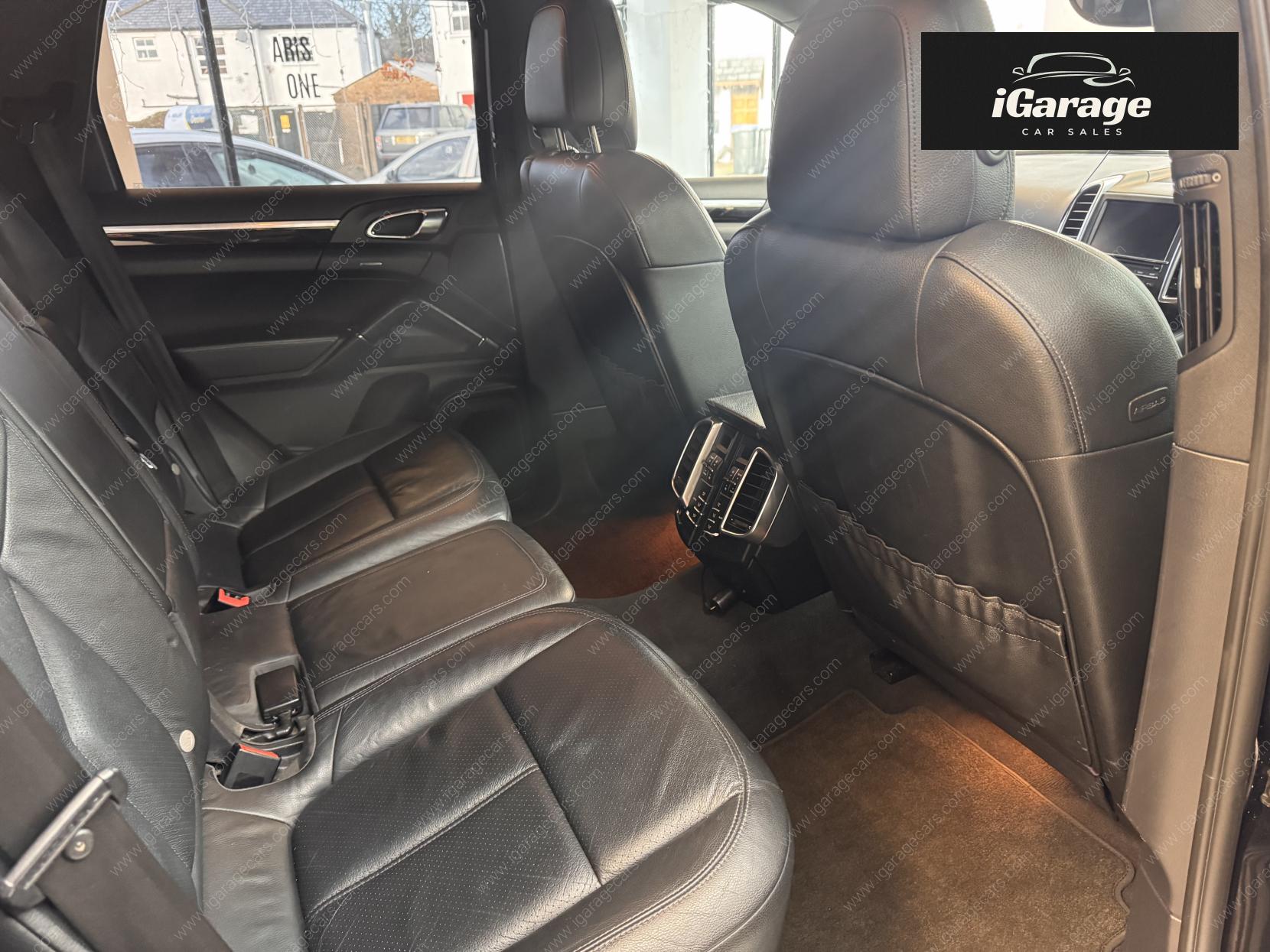 Porsche Cayenne 3.0 TD V6 SUV 5dr Diesel Tiptronic 4WD Euro 5 (s/s) (240 ps)