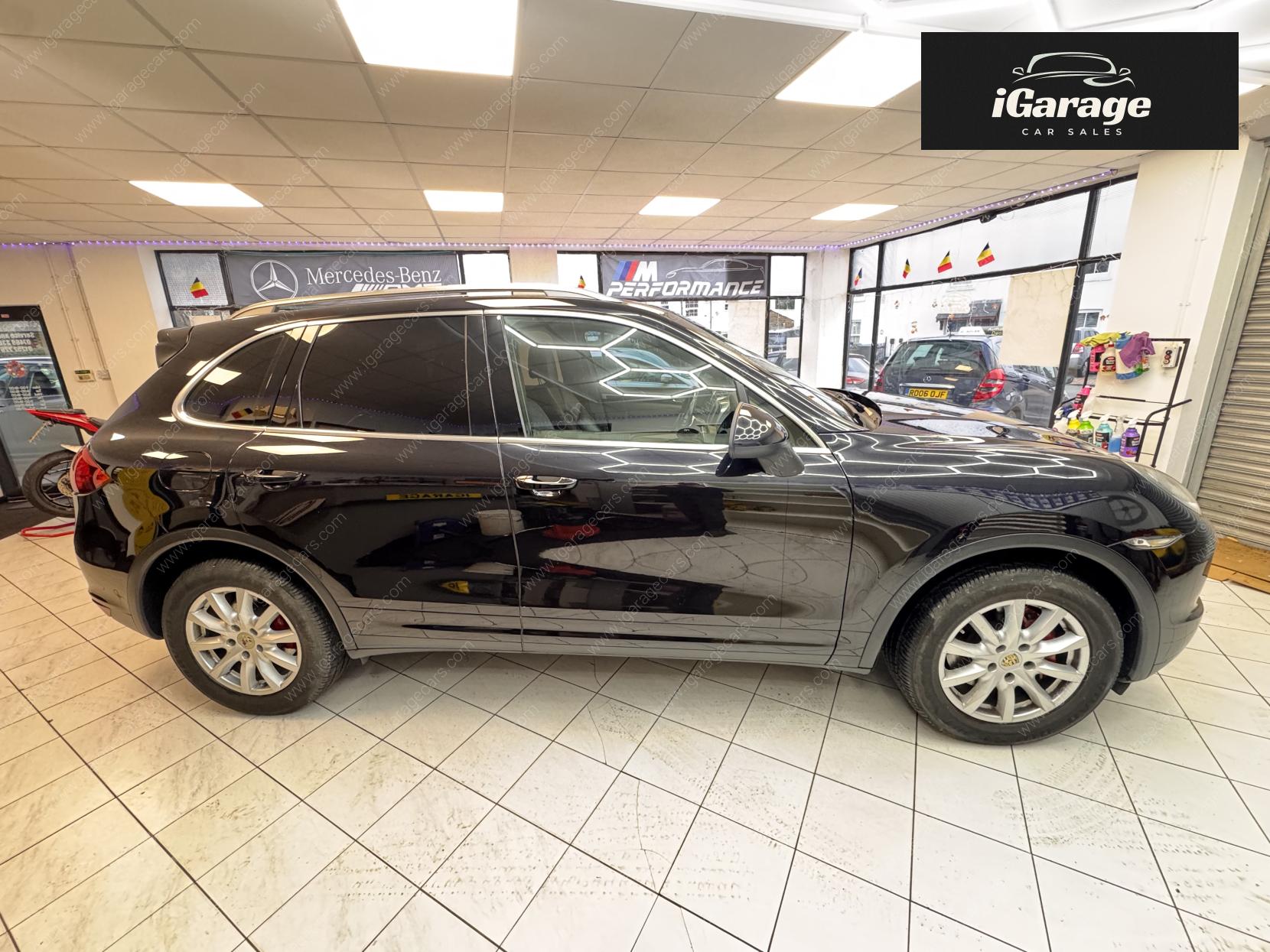 Porsche Cayenne 3.0 TD V6 SUV 5dr Diesel Tiptronic 4WD Euro 5 (s/s) (240 ps)
