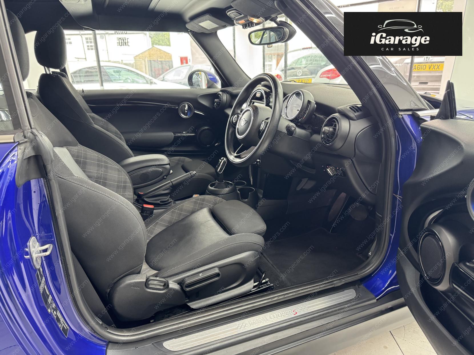 MINI Convertible 2.0 Cooper S Classic Convertible 2dr Petrol Steptronic Euro 6 (s/s) (192 ps)