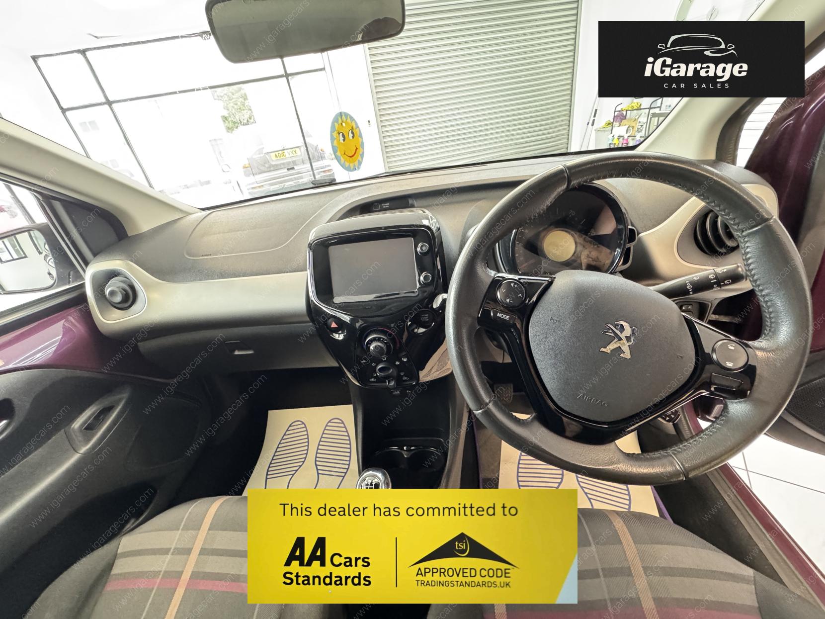 Peugeot 108 1.2 VTi PureTech Allure Hatchback 3dr Petrol Manual Euro 5 (82 ps)