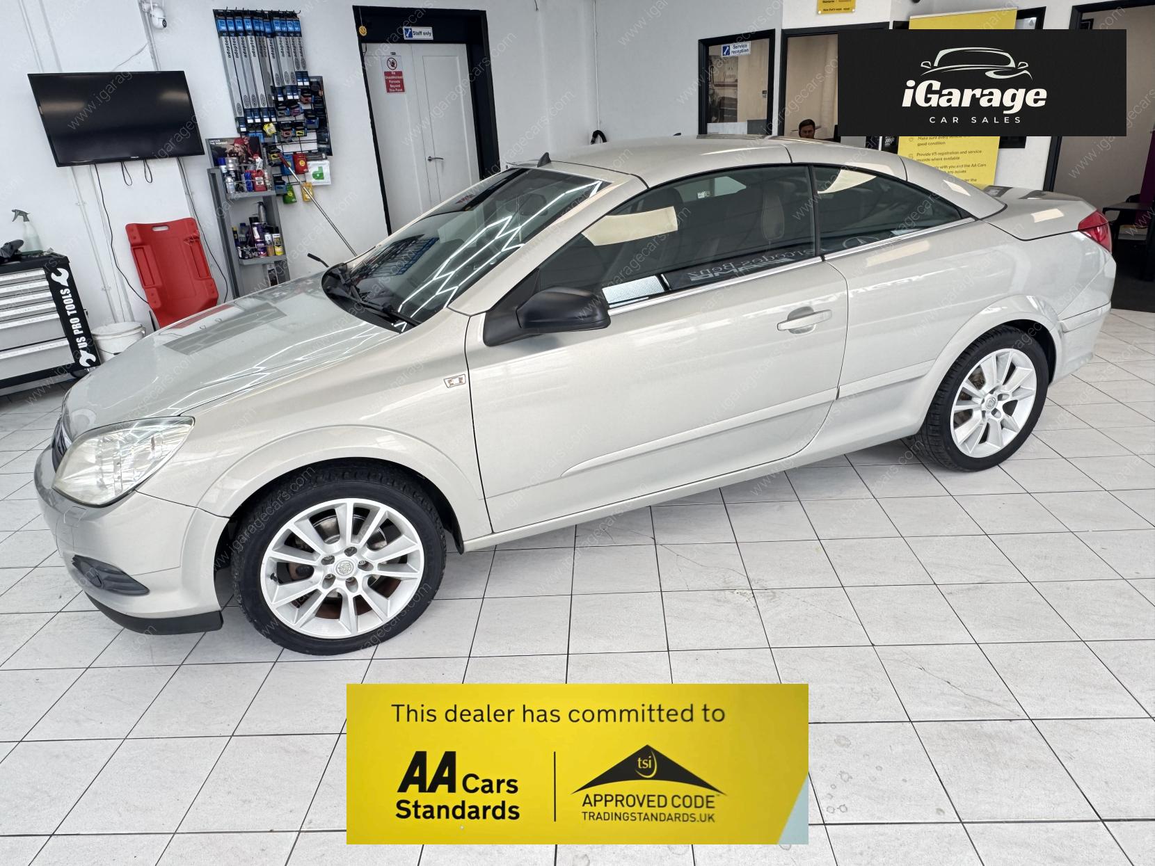 Vauxhall Astra 1.8i Design Twin Top 2dr Petrol Manual (185 g/km, 138 bhp)