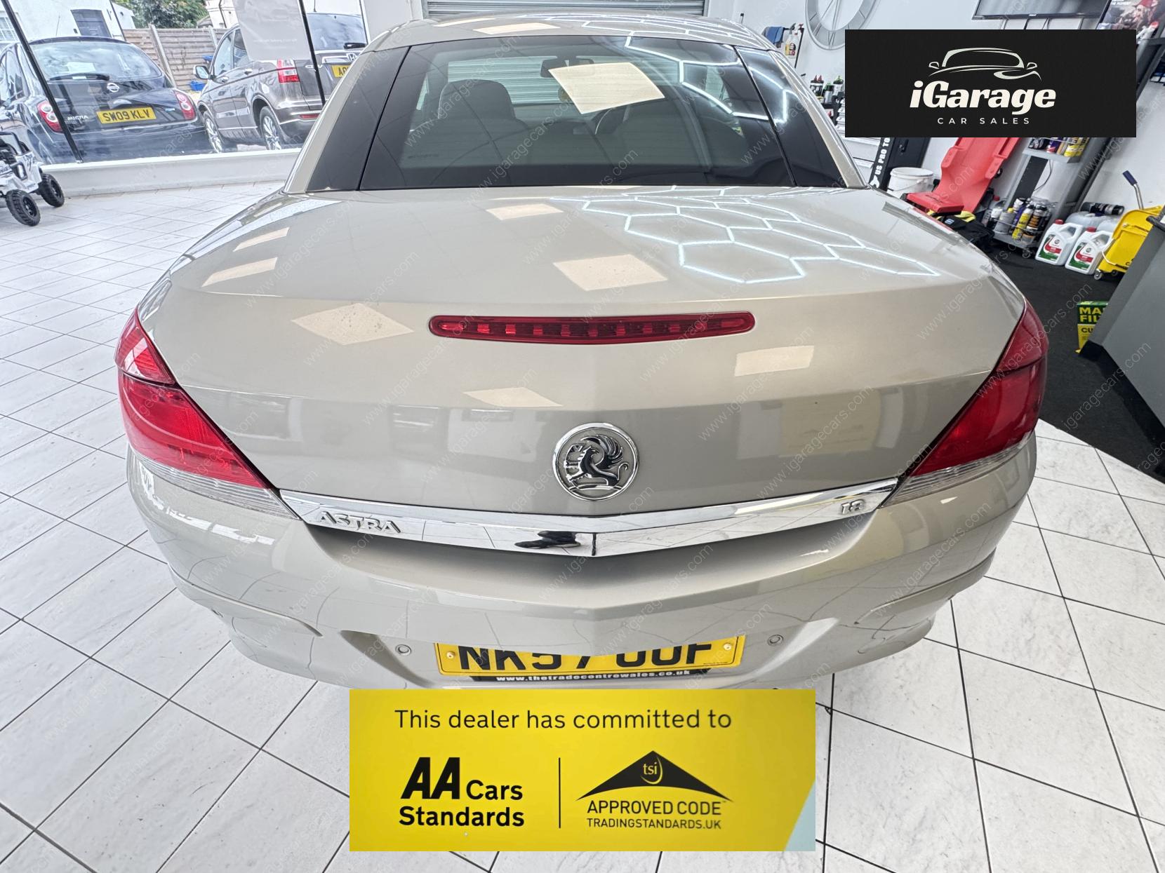 Vauxhall Astra 1.8i Design Twin Top 2dr Petrol Manual (185 g/km, 138 bhp)