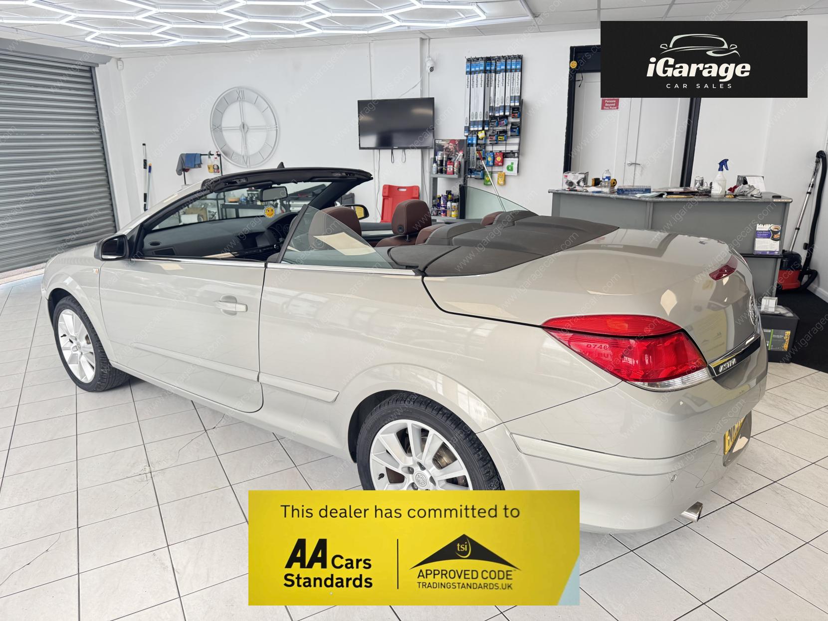 Vauxhall Astra 1.8i Design Twin Top 2dr Petrol Manual (185 g/km, 138 bhp)