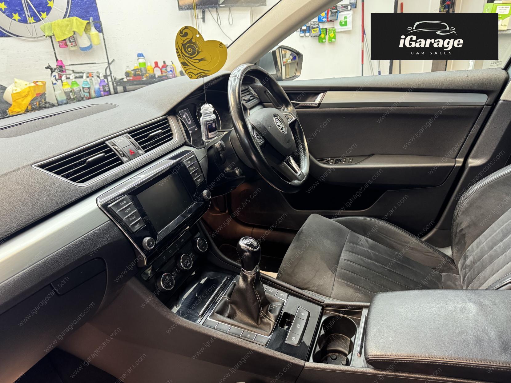 Skoda Superb 2.0 TDI SE Business Estate 5dr Diesel Manual Euro 6 (s/s) (150 ps)