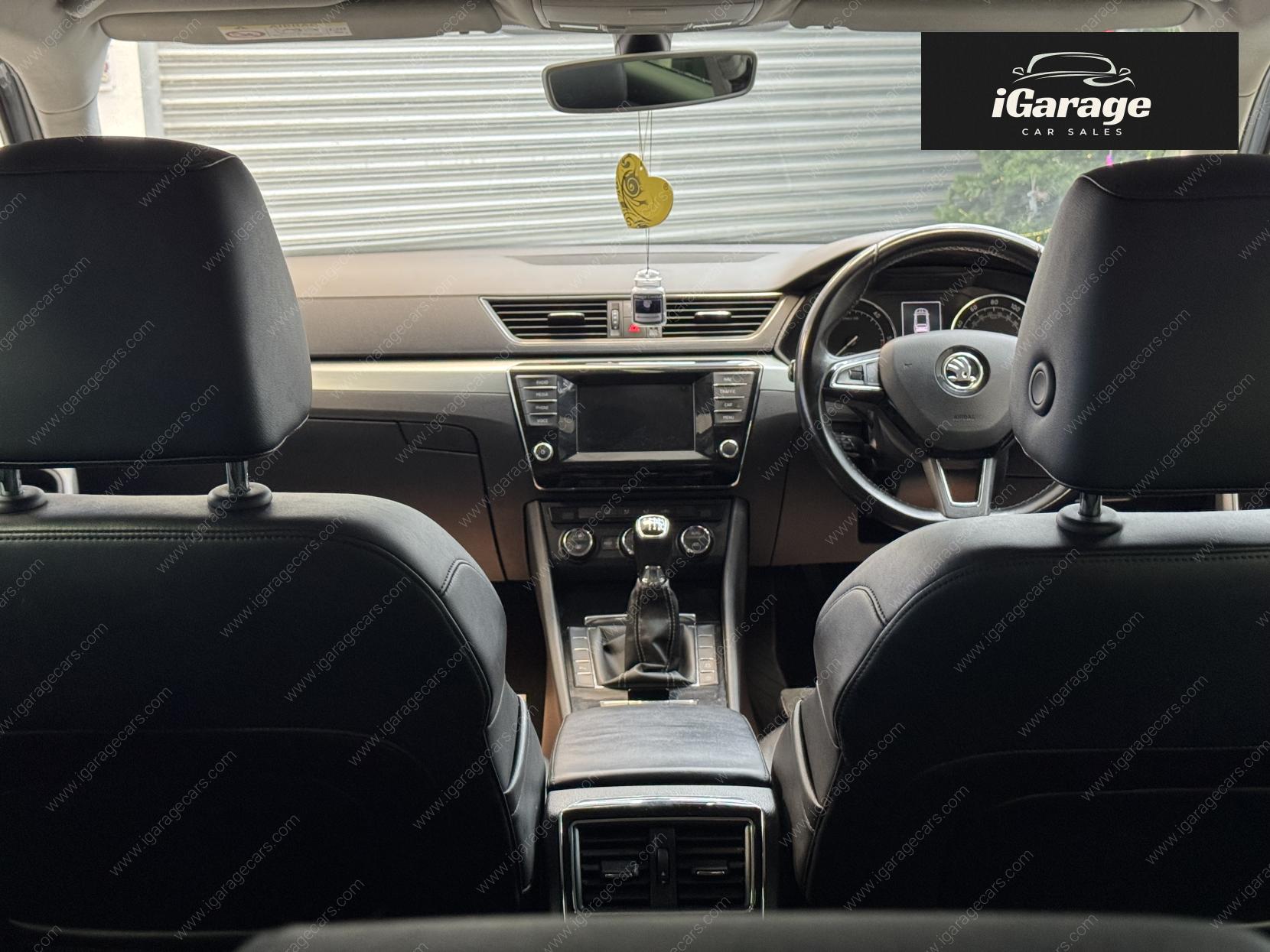 Skoda Superb 2.0 TDI SE Business Estate 5dr Diesel Manual Euro 6 (s/s) (150 ps)