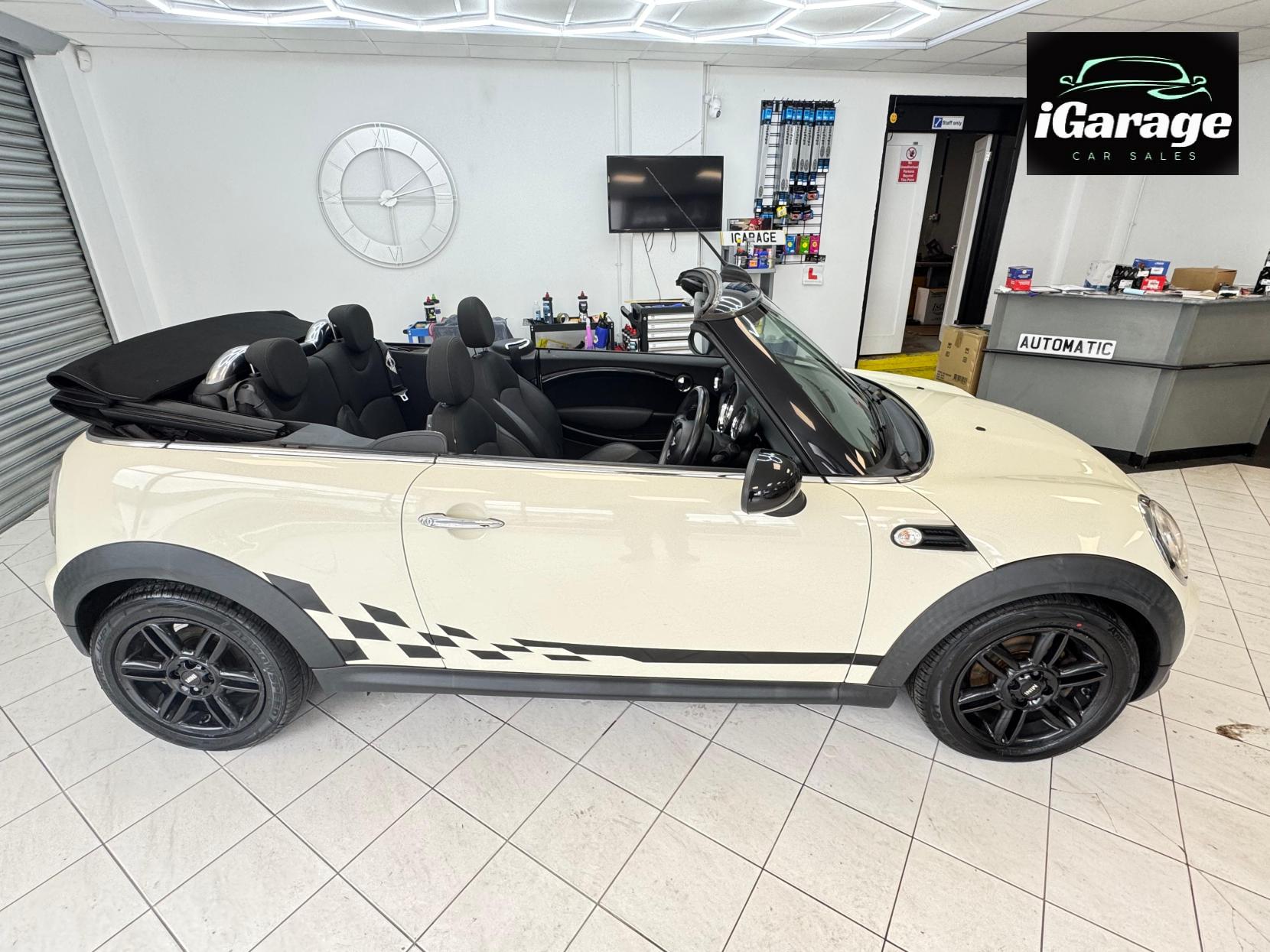 MINI Convertible 2.0 Cooper D Convertible 2dr Diesel Auto Euro 5 (112 ps)