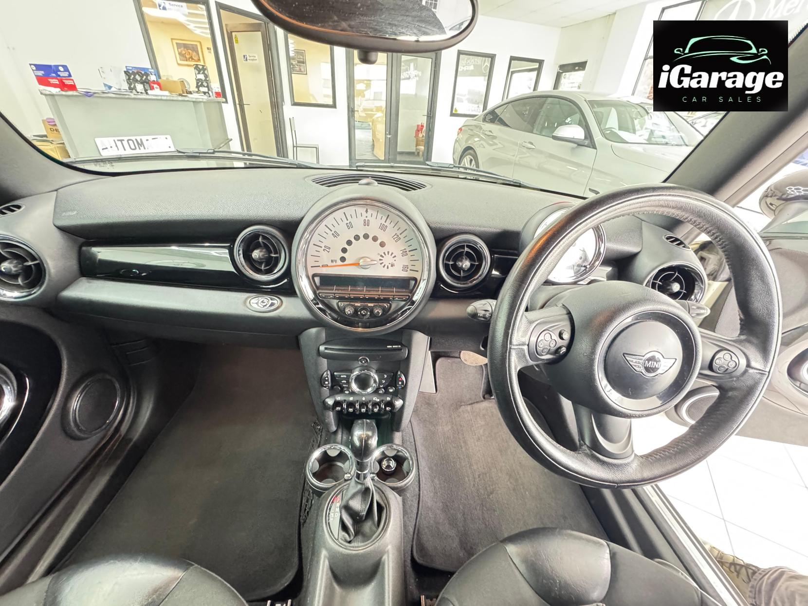 MINI Convertible 2.0 Cooper D Convertible 2dr Diesel Auto Euro 5 (112 ps)