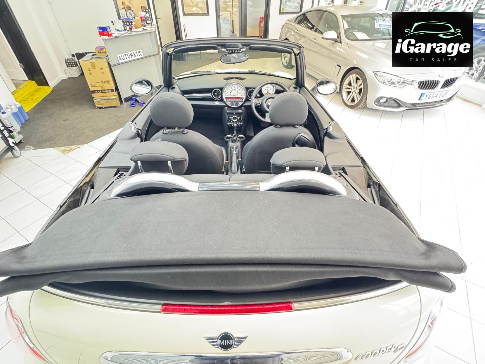 MINI Convertible 2.0 Cooper D Convertible 2dr Diesel Auto Euro 5 (112 ps)