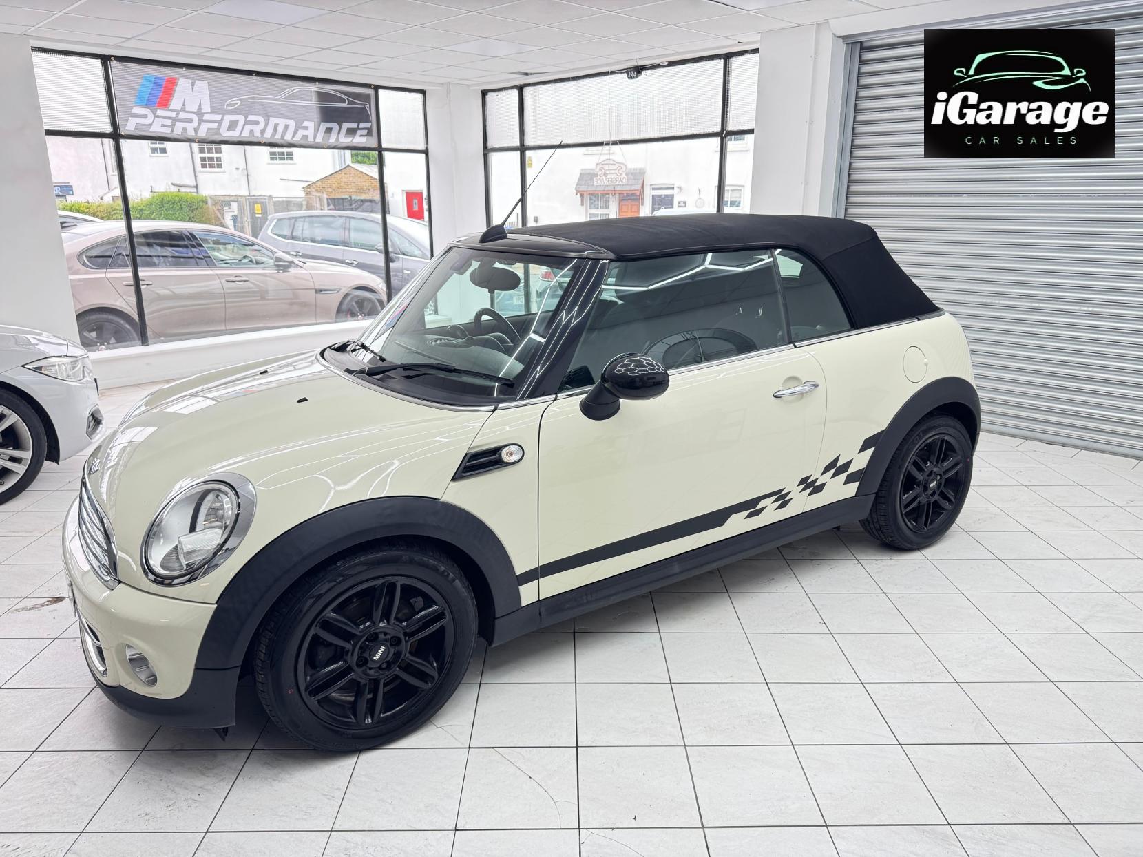 MINI Convertible 2.0 Cooper D Convertible 2dr Diesel Auto Euro 5 (112 ps)