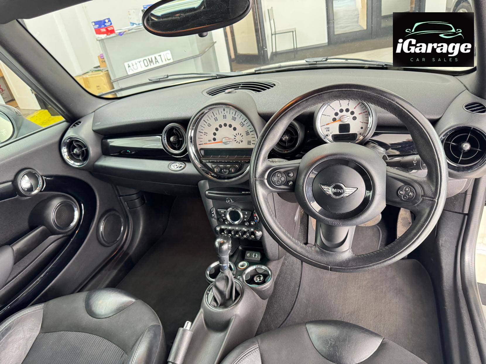 MINI Convertible 2.0 Cooper D Convertible 2dr Diesel Auto Euro 5 (112 ps)
