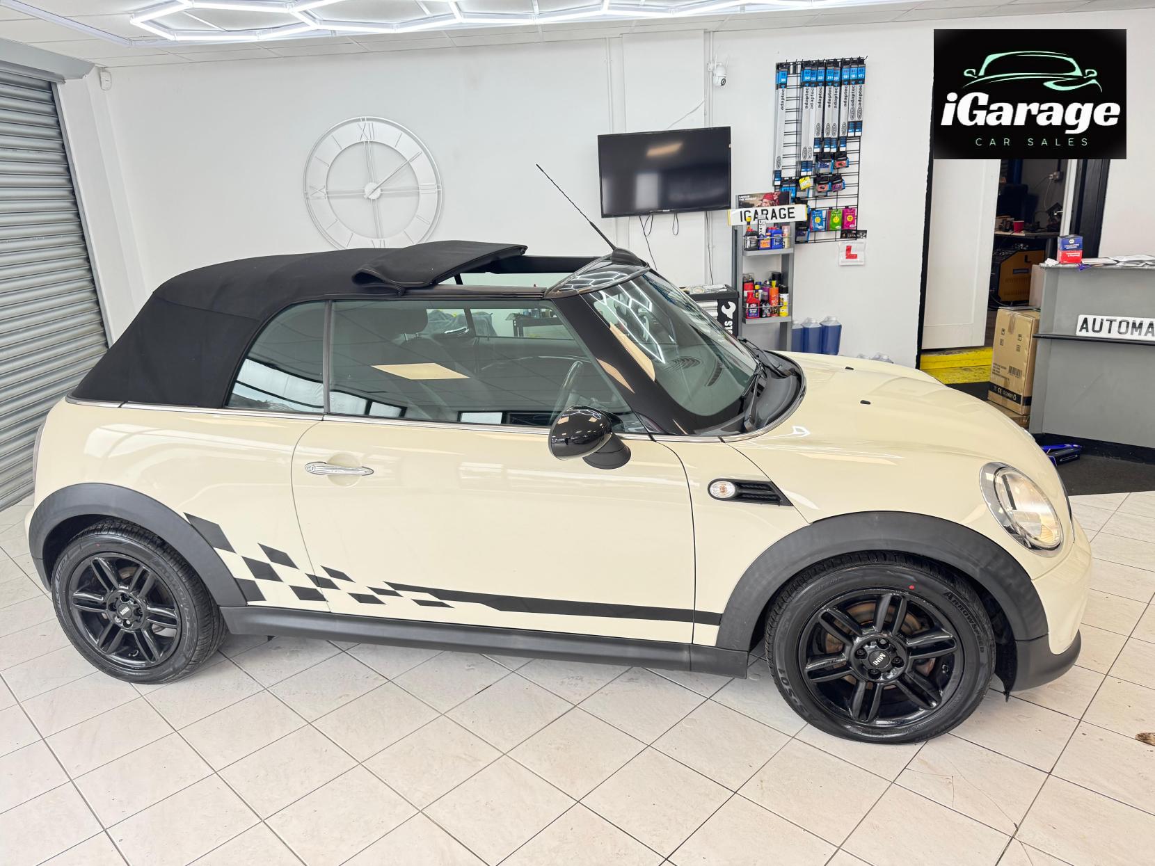 MINI Convertible 2.0 Cooper D Convertible 2dr Diesel Auto Euro 5 (112 ps)