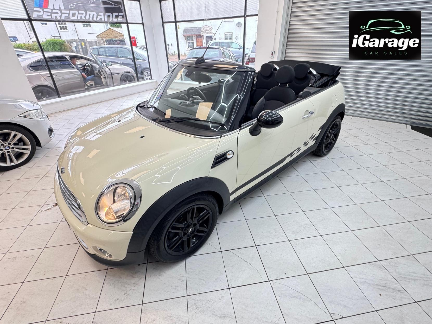 MINI Convertible 2.0 Cooper D Convertible 2dr Diesel Auto Euro 5 (112 ps)