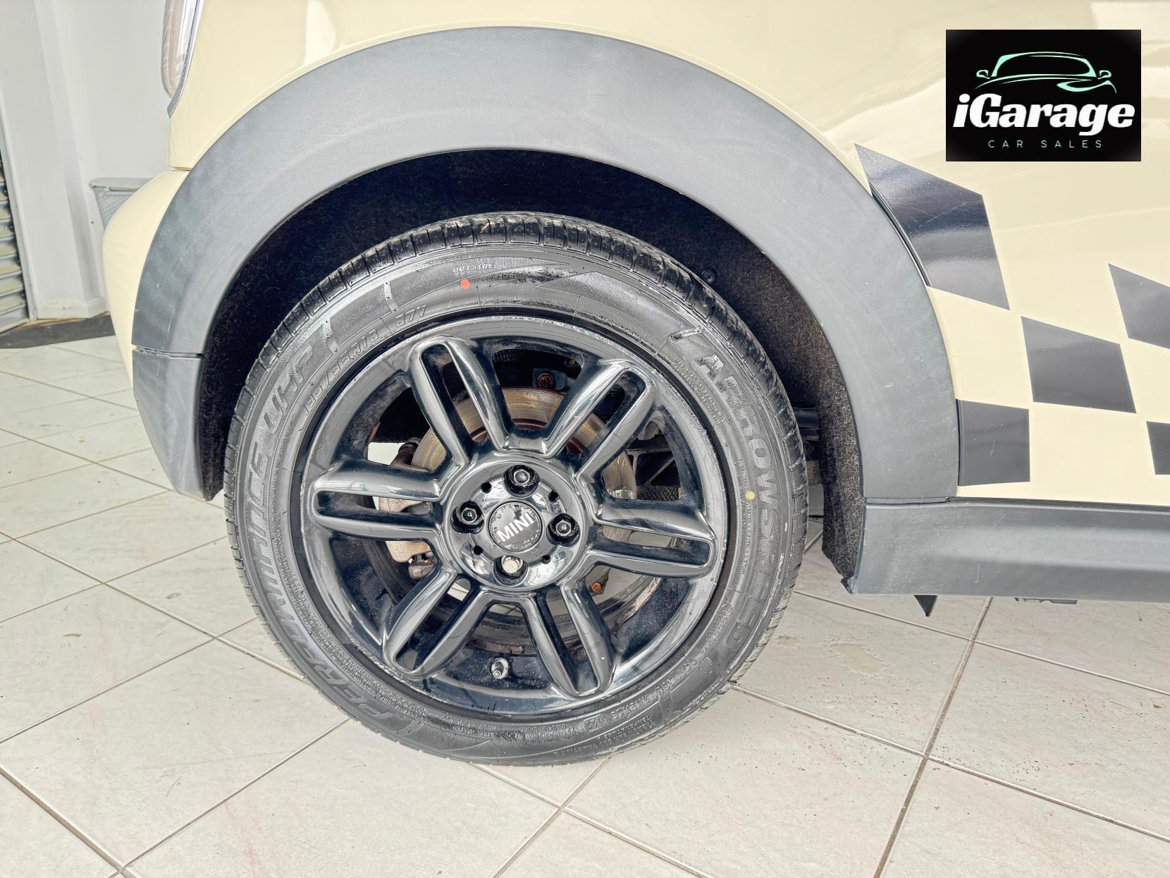 MINI Convertible 2.0 Cooper D Convertible 2dr Diesel Auto Euro 5 (112 ps)