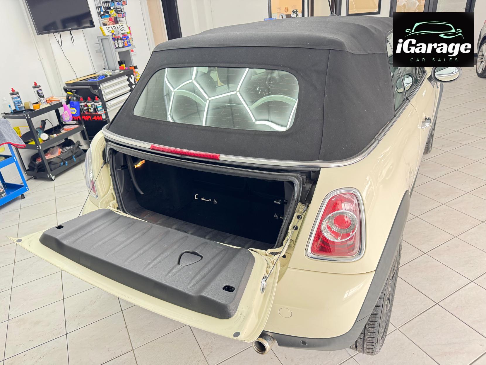 MINI Convertible 2.0 Cooper D Convertible 2dr Diesel Auto Euro 5 (112 ps)
