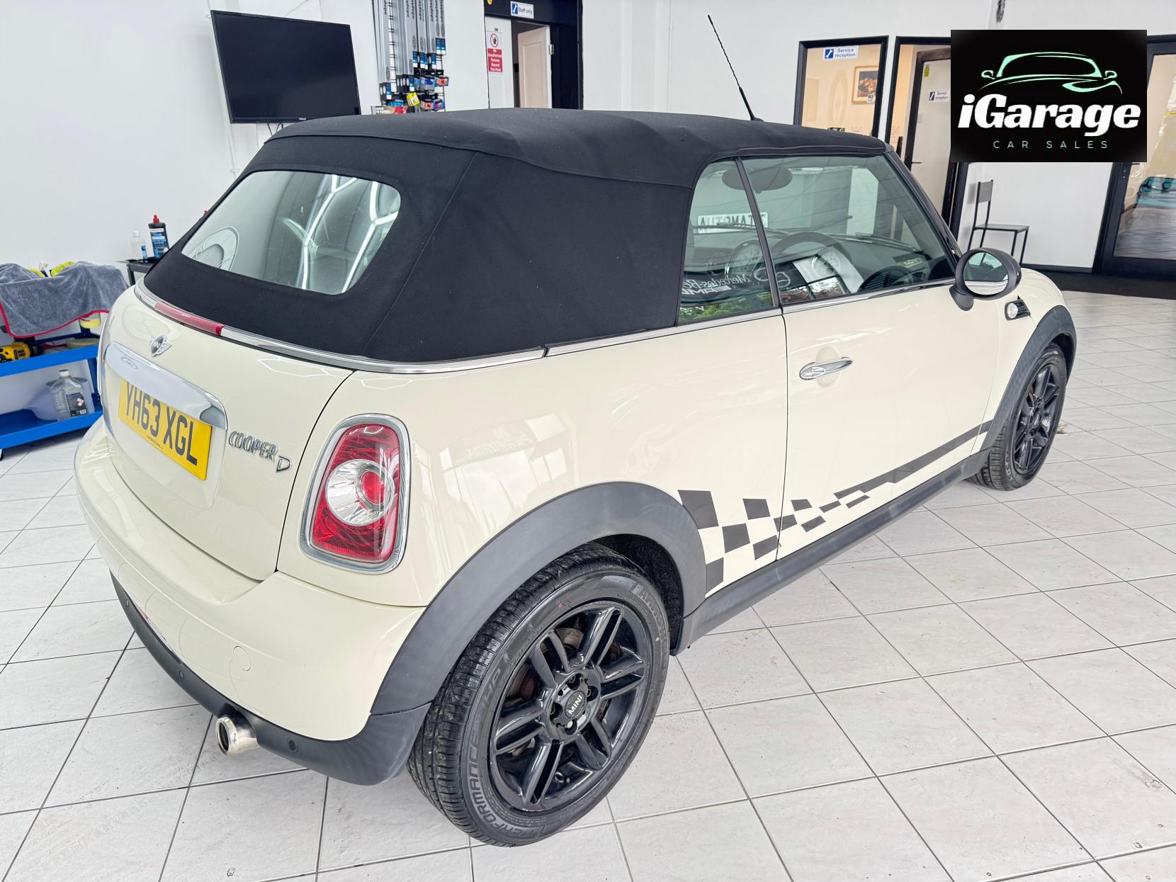 MINI Convertible 2.0 Cooper D Convertible 2dr Diesel Auto Euro 5 (112 ps)