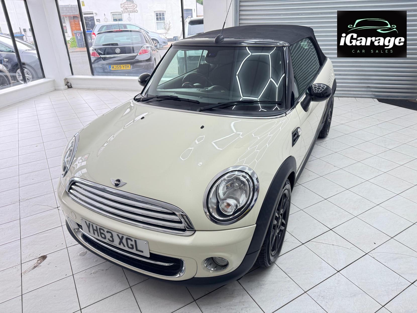 MINI Convertible 2.0 Cooper D Convertible 2dr Diesel Auto Euro 5 (112 ps)