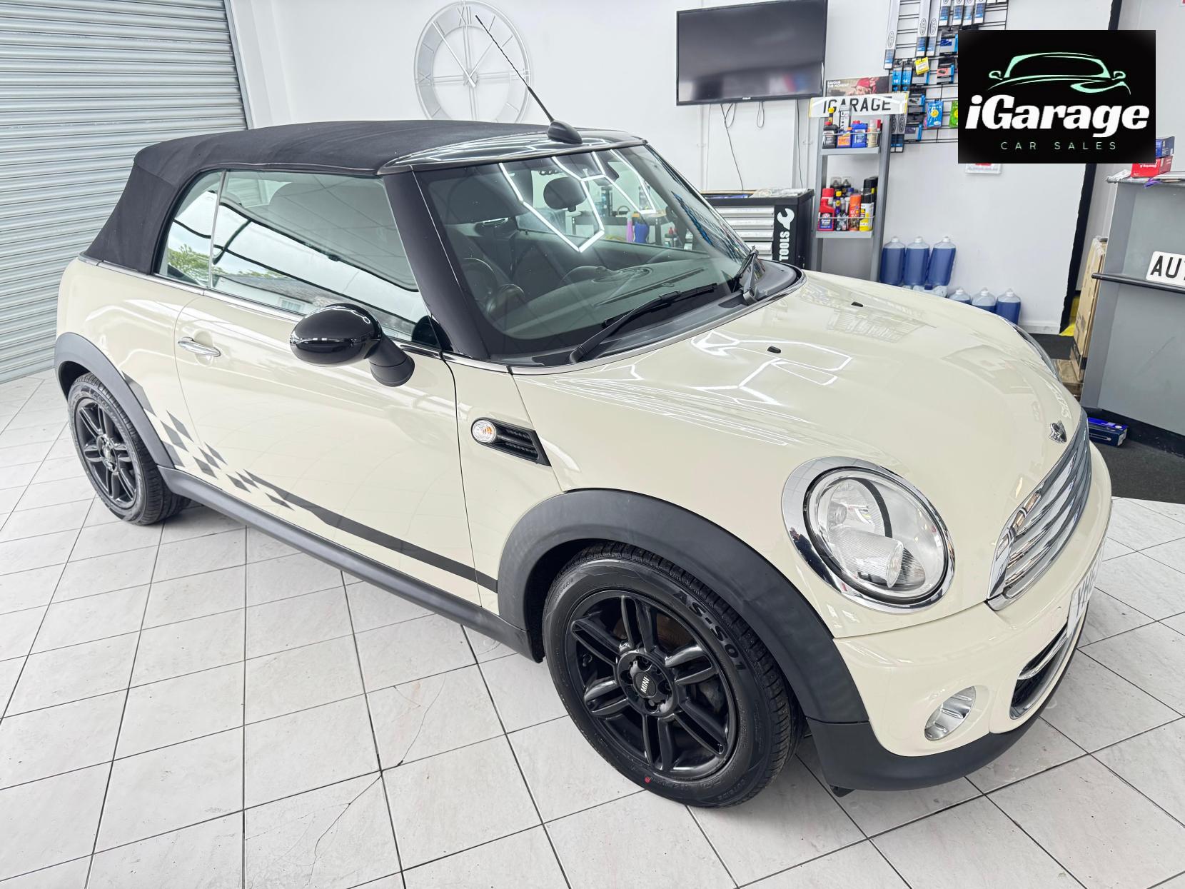 MINI Convertible 2.0 Cooper D Convertible 2dr Diesel Auto Euro 5 (112 ps)