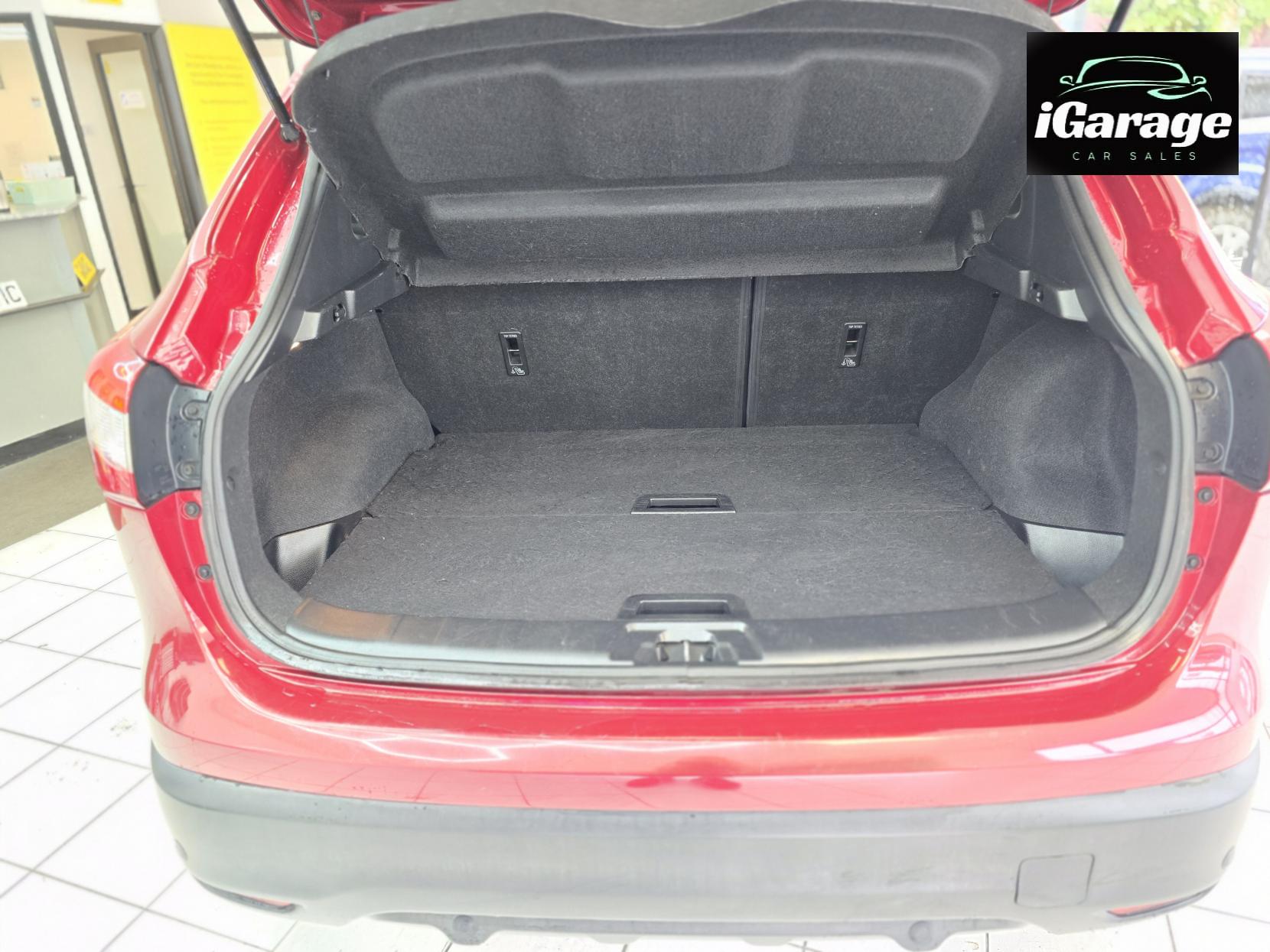 Nissan Qashqai 1.2 DIG-T Tekna SUV 5dr Petrol Manual 2WD Euro 5 (s/s) (115 ps)