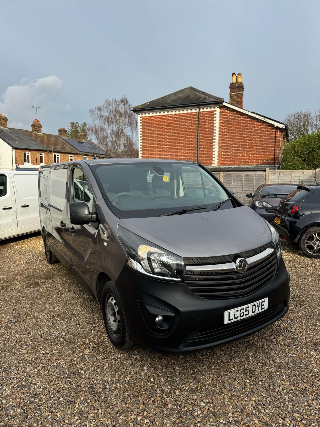 Vauxhall Vivaro 1.6 CDTi 2900 BiTurbo ecoFLEX Crew Van Double Cab 5dr Diesel Manual L2 H1 Euro 5 (s/s) (6 Seat) (120 ps)