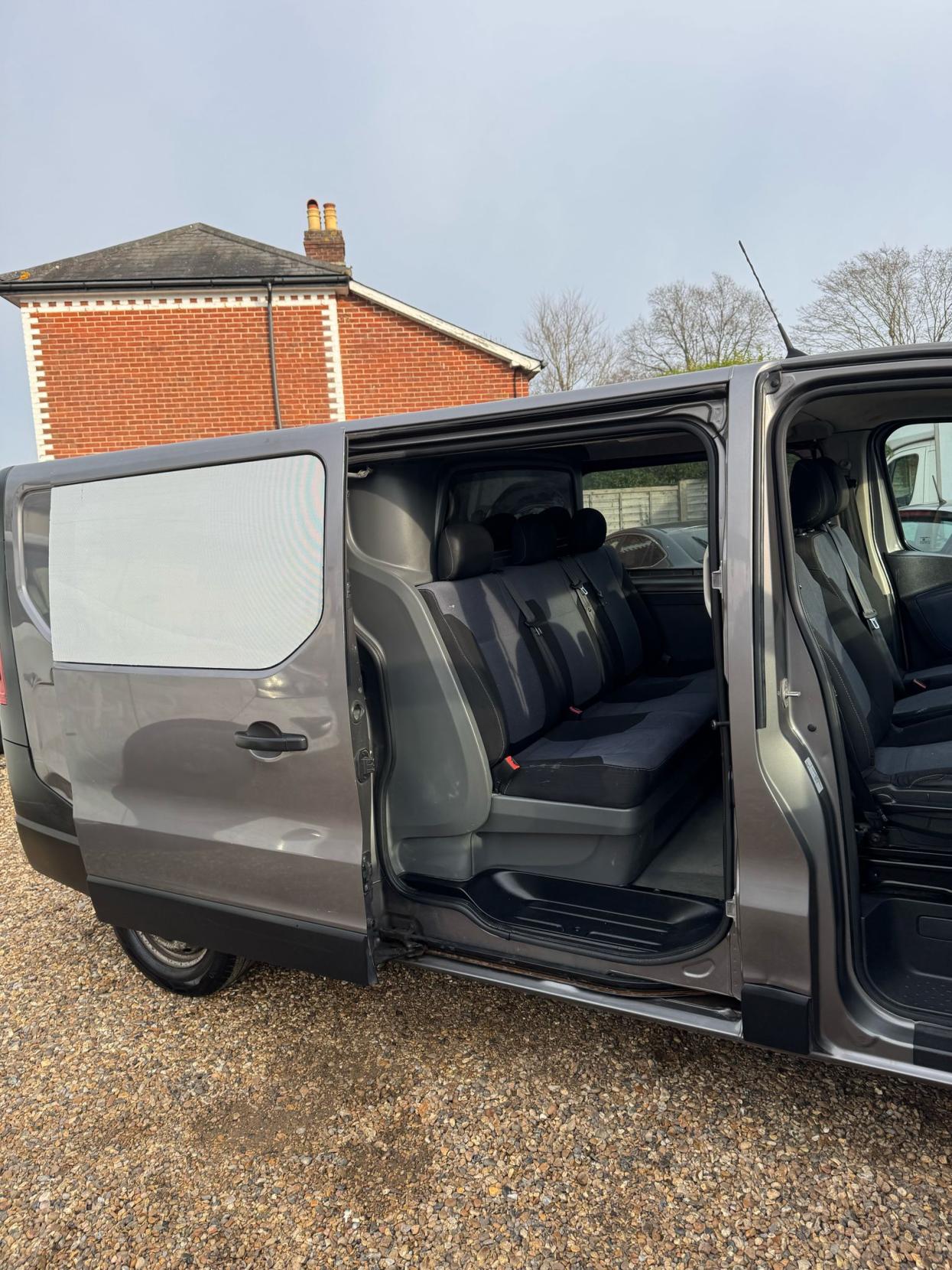 Vauxhall Vivaro 1.6 CDTi 2900 BiTurbo ecoFLEX Crew Van Double Cab 5dr Diesel Manual L2 H1 Euro 5 (s/s) (6 Seat) (120 ps)