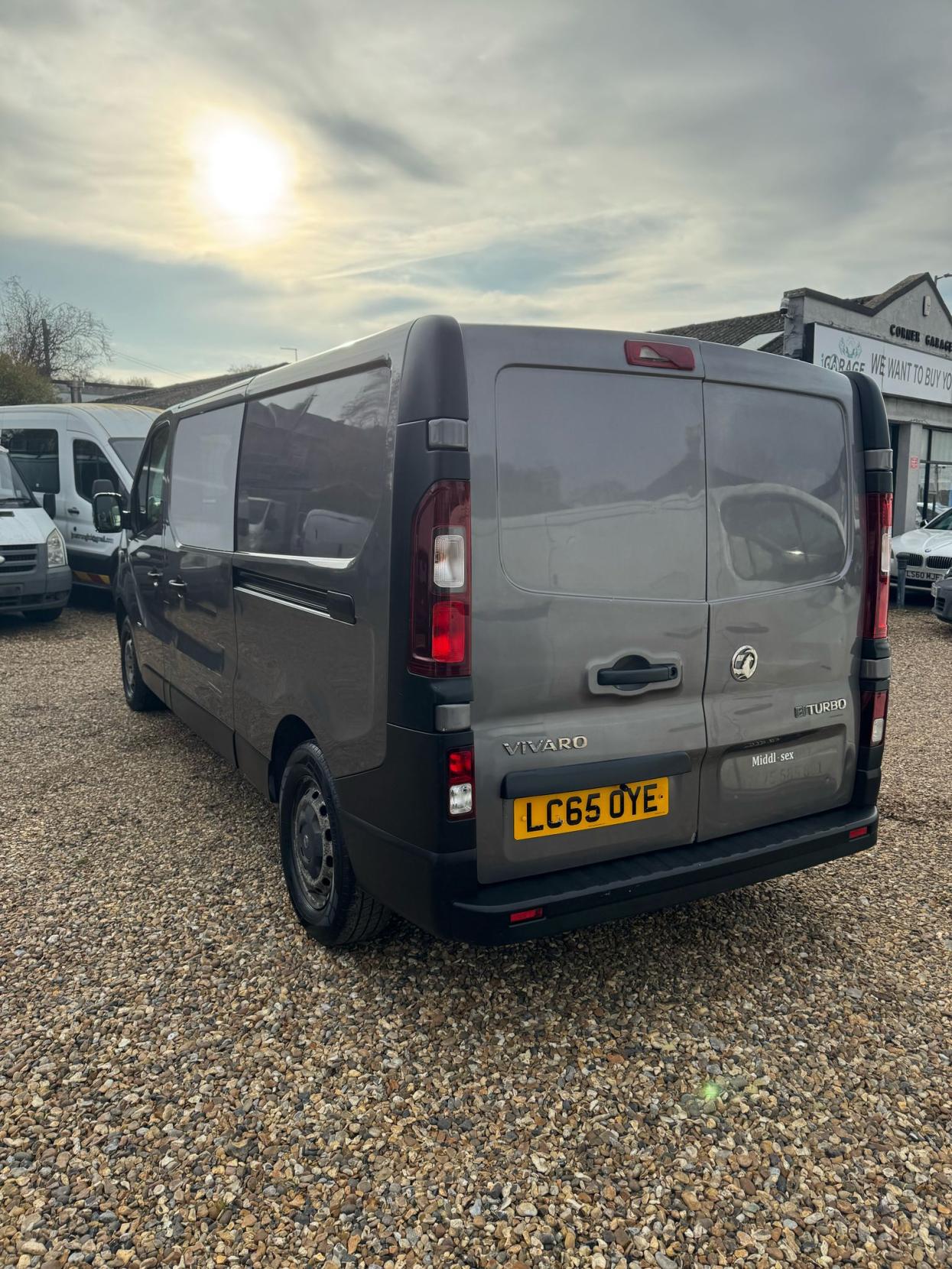 Vauxhall Vivaro 1.6 CDTi 2900 BiTurbo ecoFLEX Crew Van Double Cab 5dr Diesel Manual L2 H1 Euro 5 (s/s) (6 Seat) (120 ps)