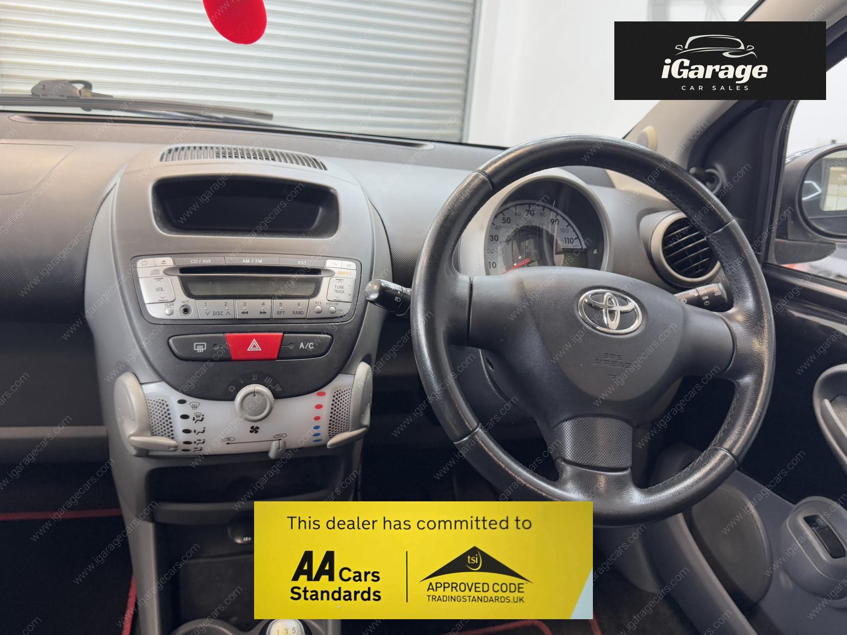 Toyota AYGO 1.0 VVT-i Black Hatchback 5dr Petrol Manual Euro 4 (AC) (67 bhp)