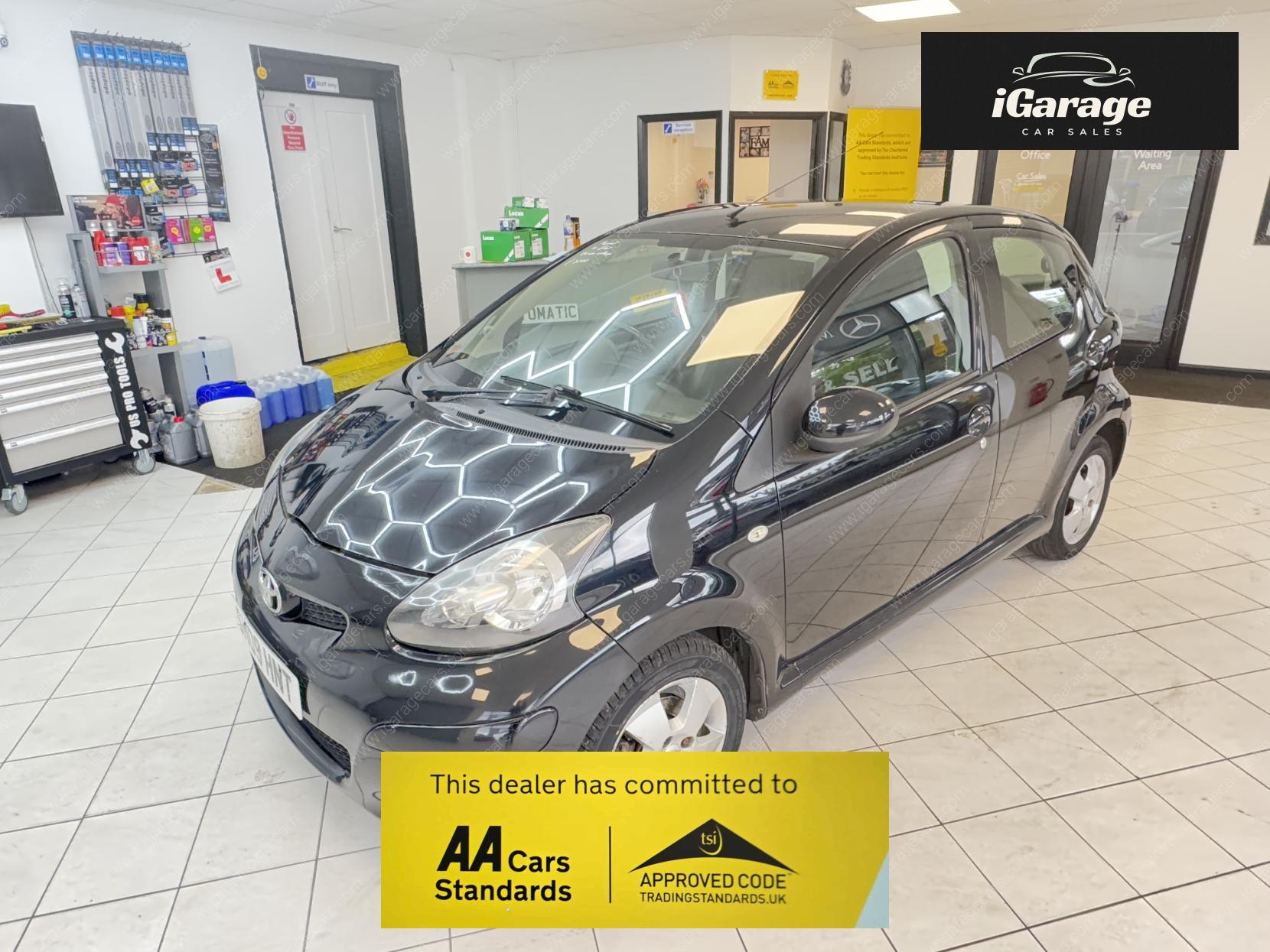 Toyota AYGO 1.0 VVT-i Black Hatchback 5dr Petrol Manual Euro 4 (AC) (67 bhp)