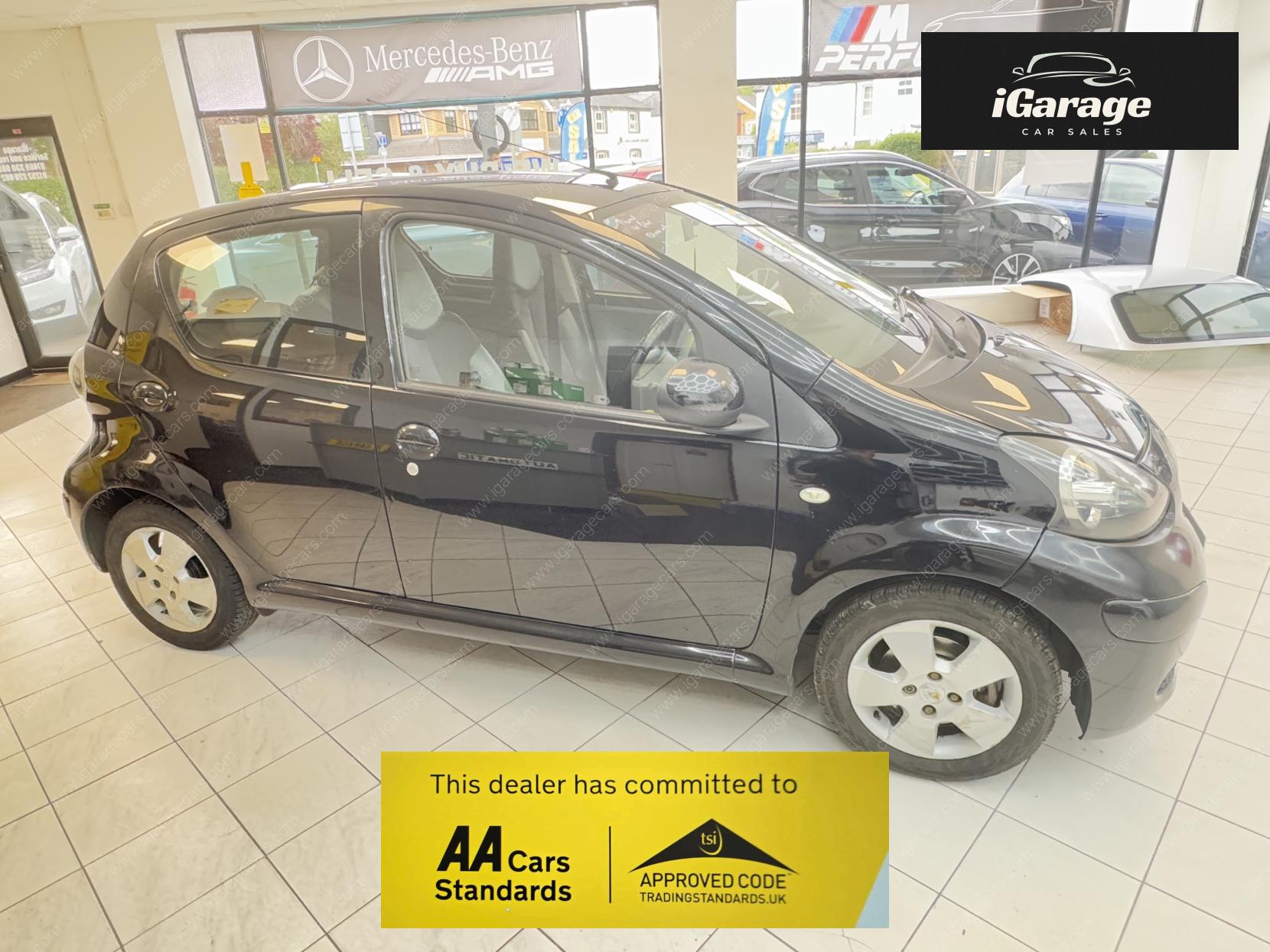 Toyota AYGO 1.0 VVT-i Black Hatchback 5dr Petrol Manual Euro 4 (AC) (67 bhp)