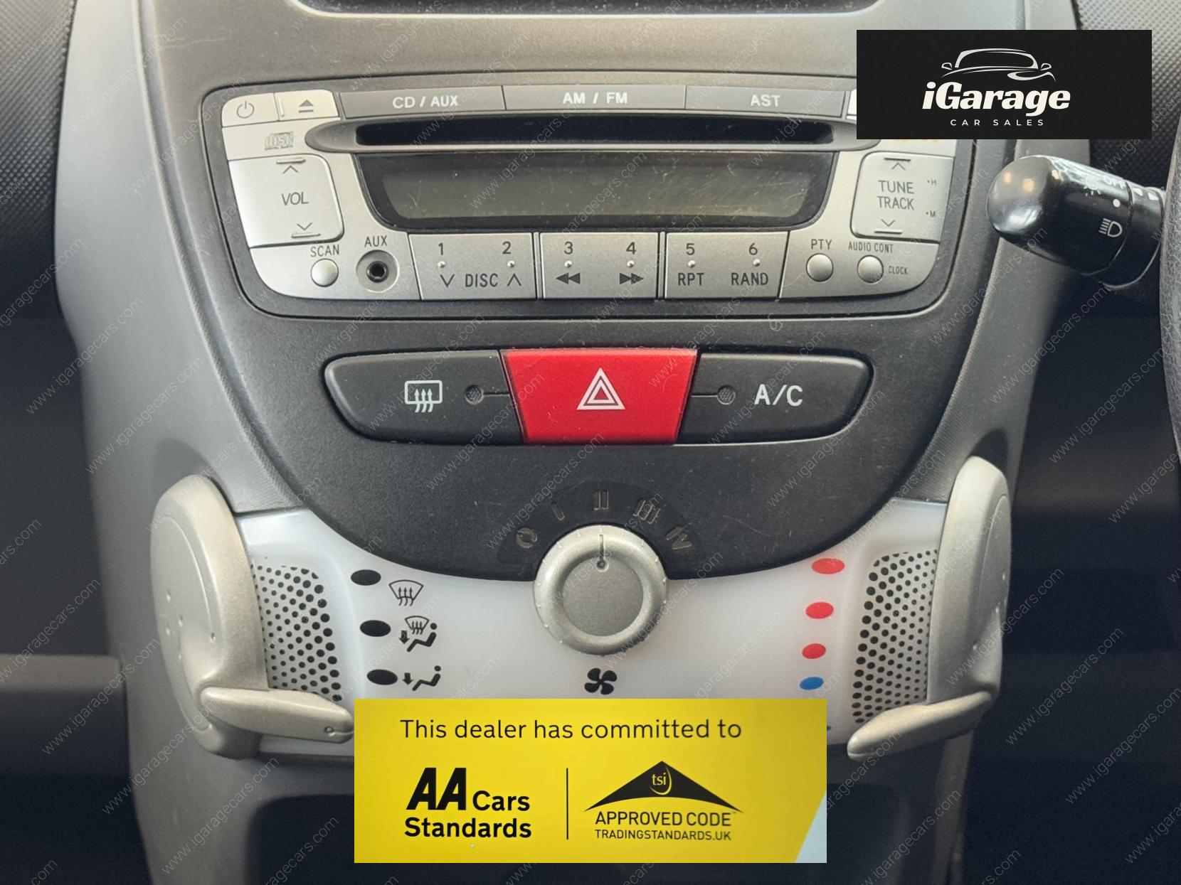 Toyota AYGO 1.0 VVT-i Black Hatchback 5dr Petrol Manual Euro 4 (AC) (67 bhp)
