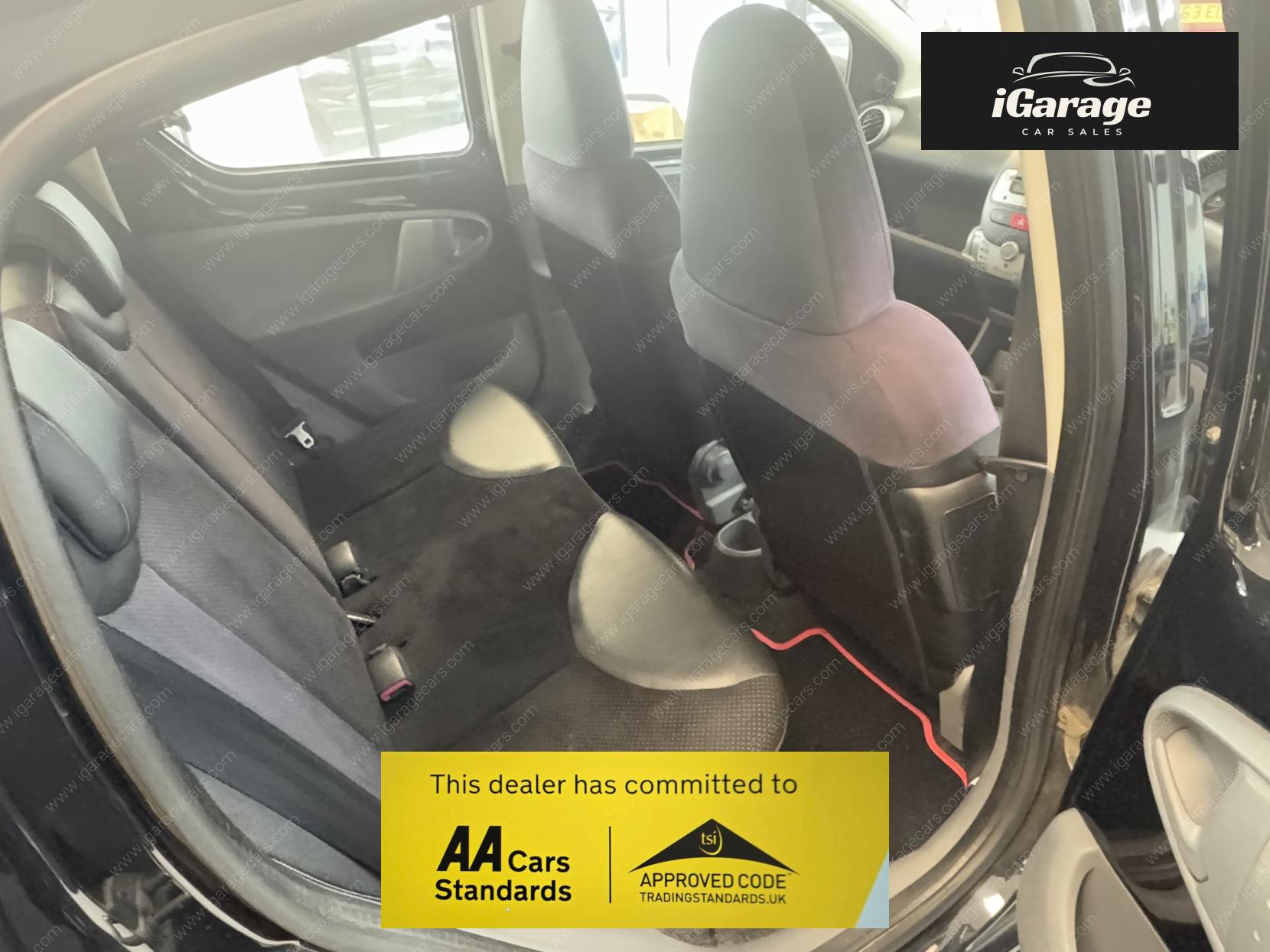 Toyota AYGO 1.0 VVT-i Black Hatchback 5dr Petrol Manual Euro 4 (AC) (67 bhp)