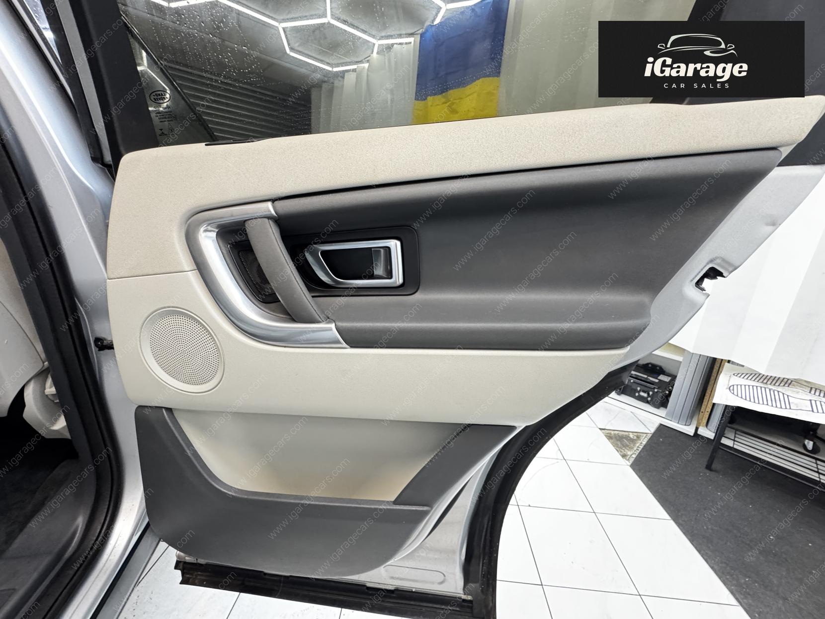 Land Rover Discovery Sport 2.0 TD4 SE Tech SUV 5dr Diesel Manual 4WD Euro 6 (s/s) (180 ps)