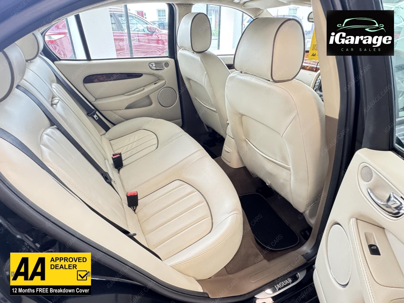 Jaguar X-Type 3.0 V6 Sovereign Saloon 4dr Petrol Automatic (AWD) (249 g/km, 231 bhp)